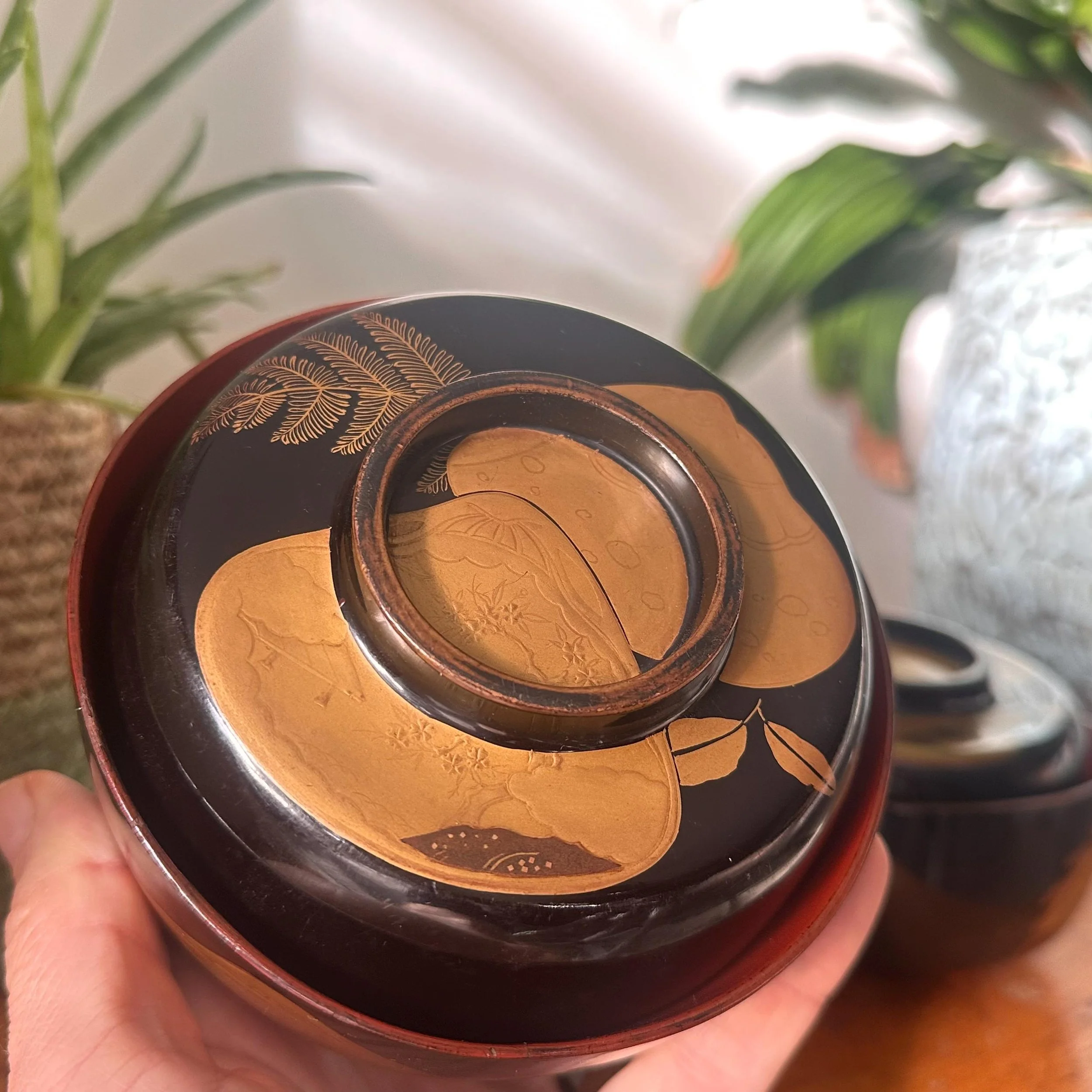 (sold) Urushi lacquerware own bowl set with gold maki-e early Shōwa period 1930s