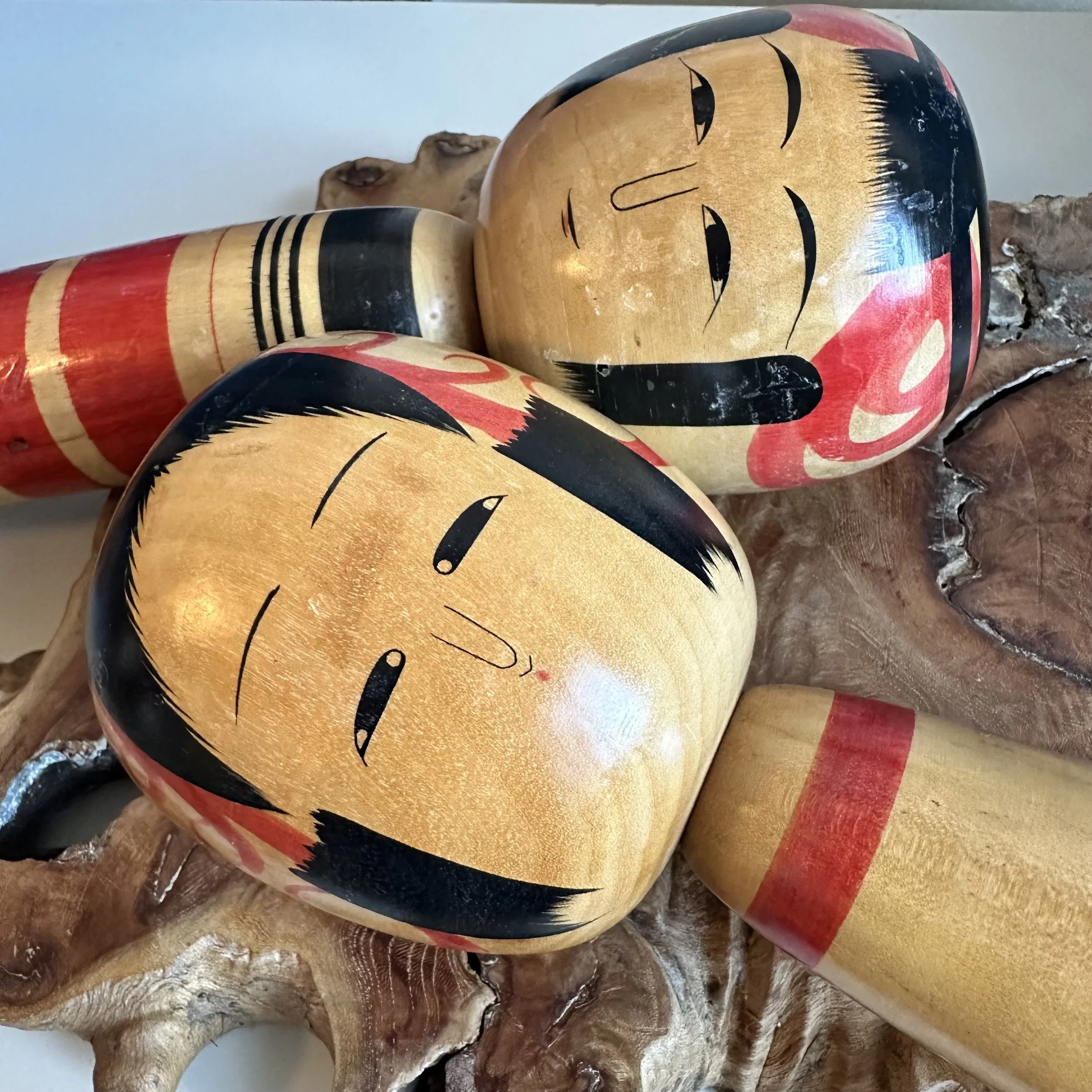 collectible-kokeshi-dolls-ichiro-sato-fumio-signatures.jpg