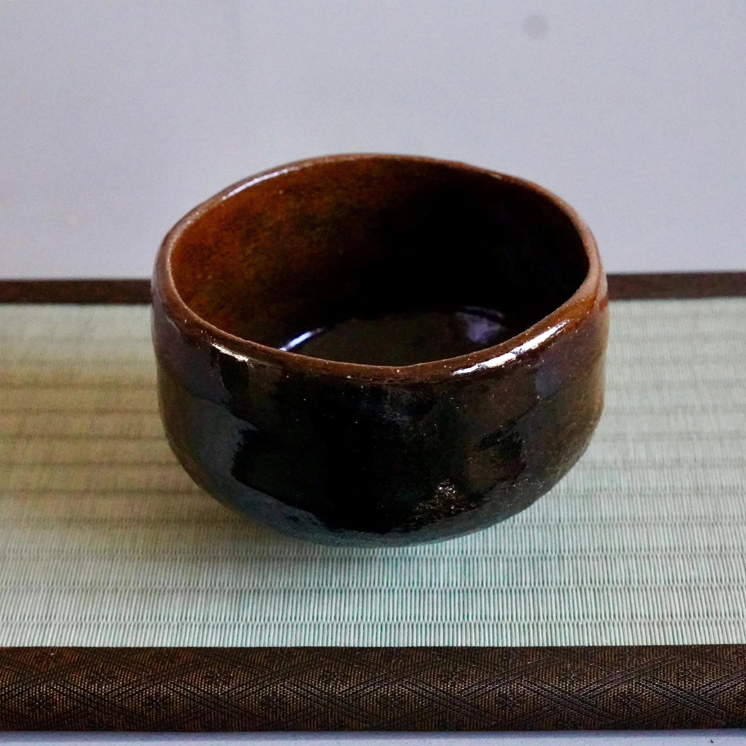 Ōbi-yaki chawan, Kanazawa, front view, amber to dark brown ame-yu glaze showa 1950-1960