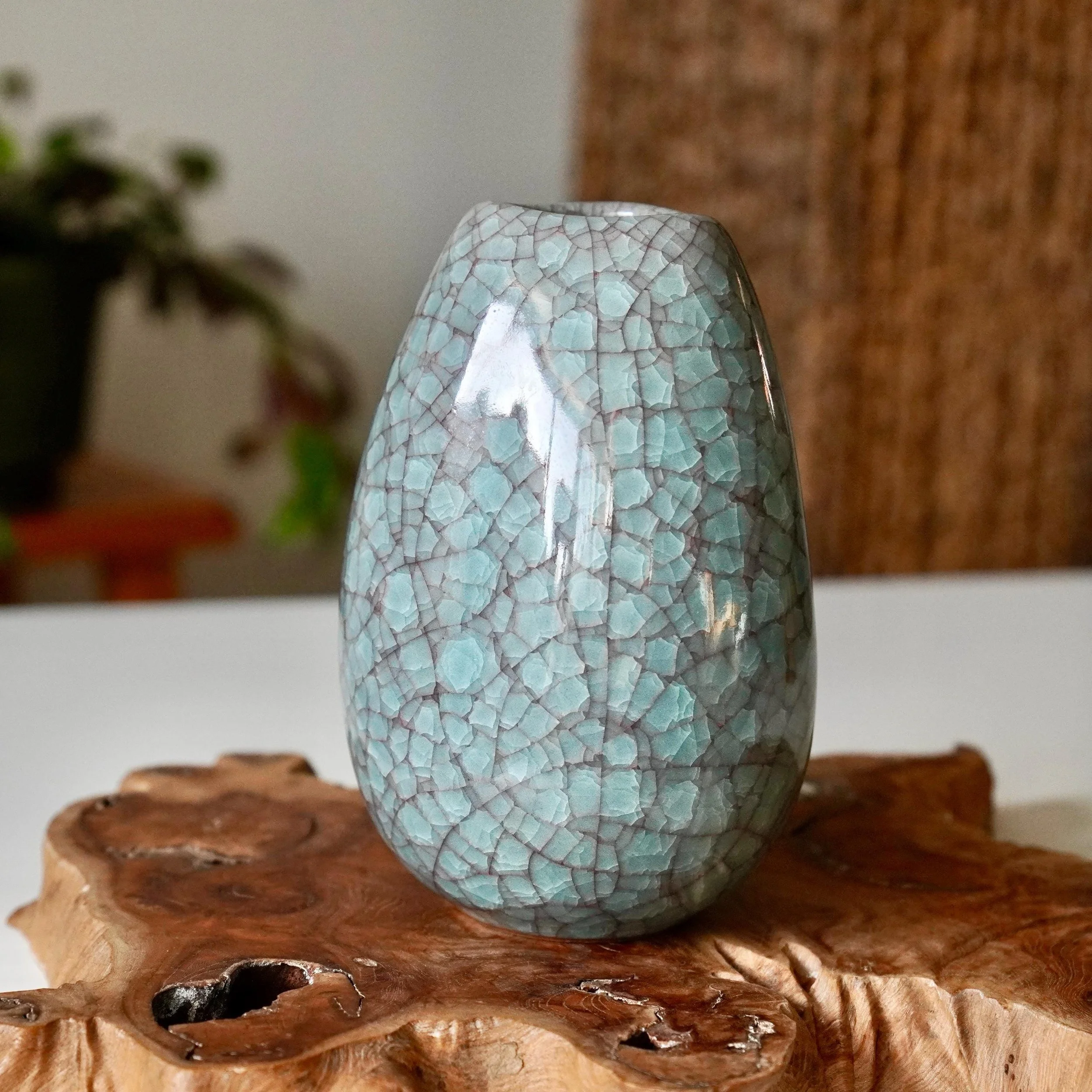 Japanese celadon vase ice crackle glaze Tachikichi Kyoto Showa