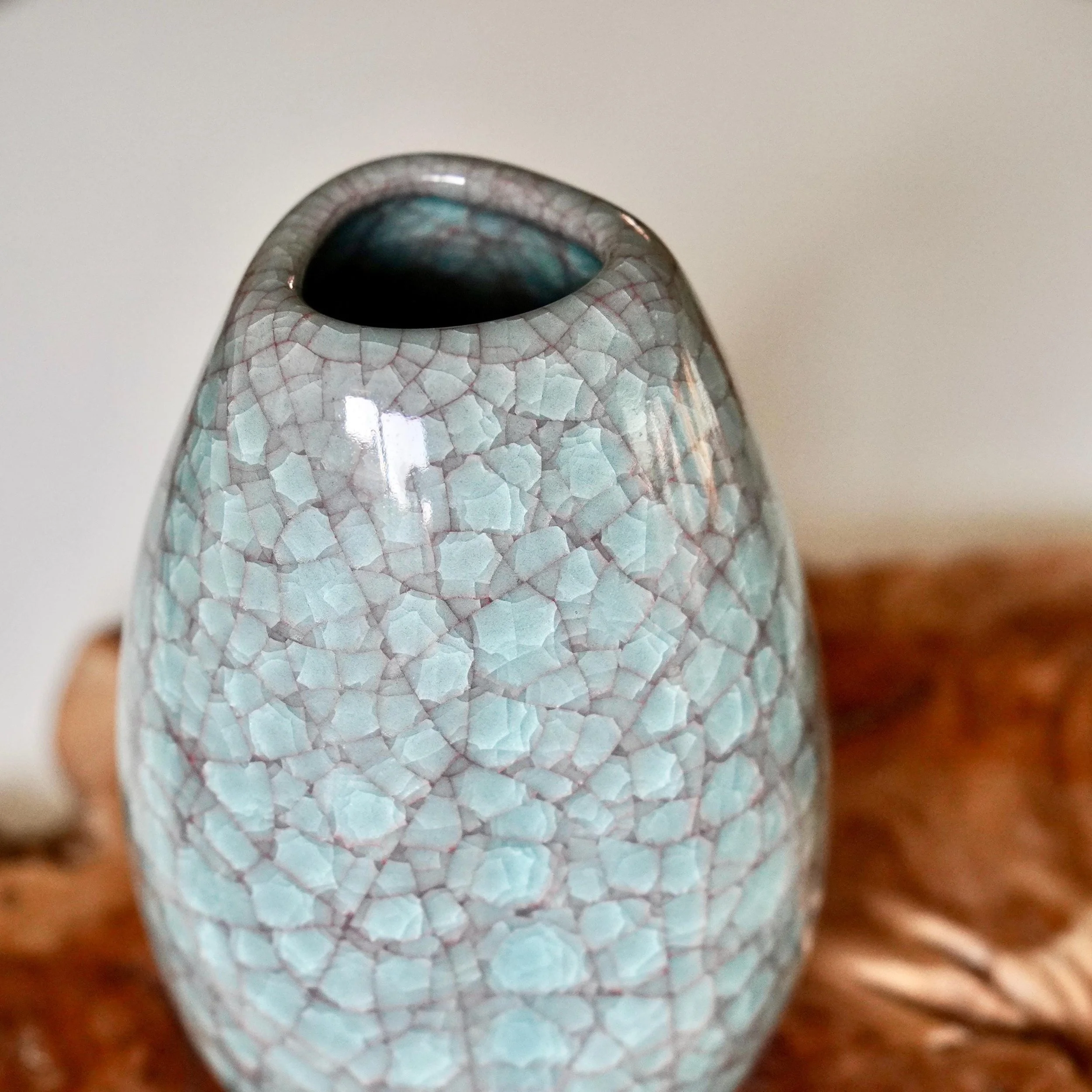 Japanese celadon vase ice crackle glaze Tachikichi Kyoto Showa