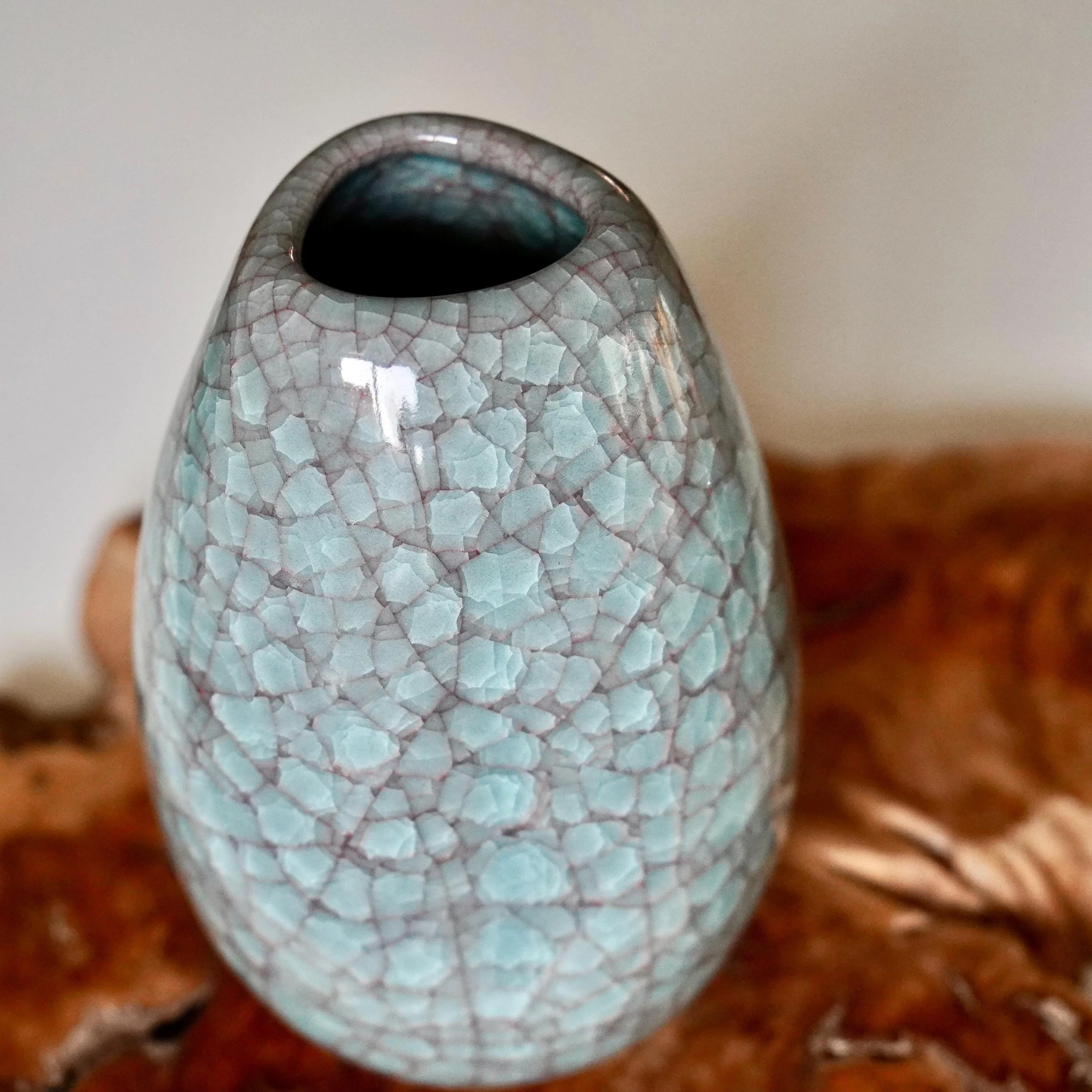 Japanese celadon vase ice crackle glaze Tachikichi Kyoto Showa