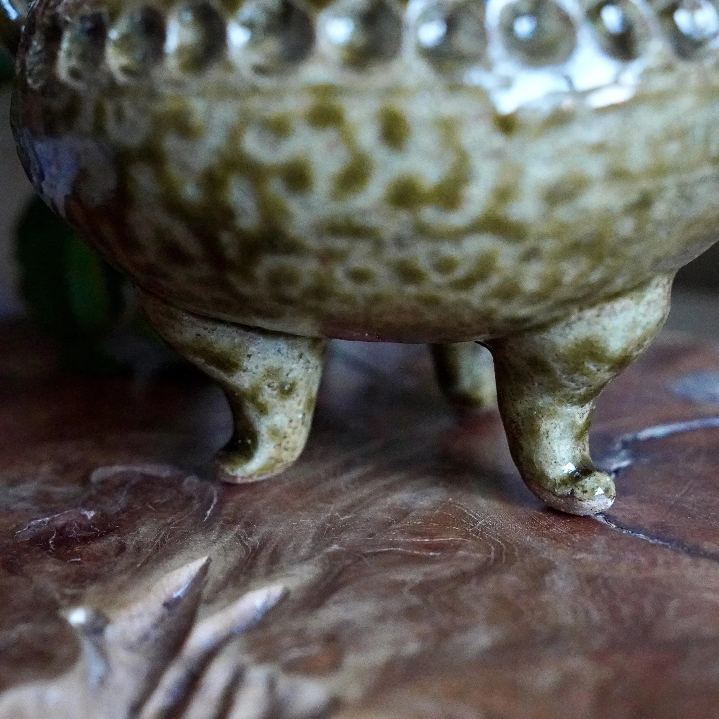 Tripod feet and base, Shigaraki-yaki kōro