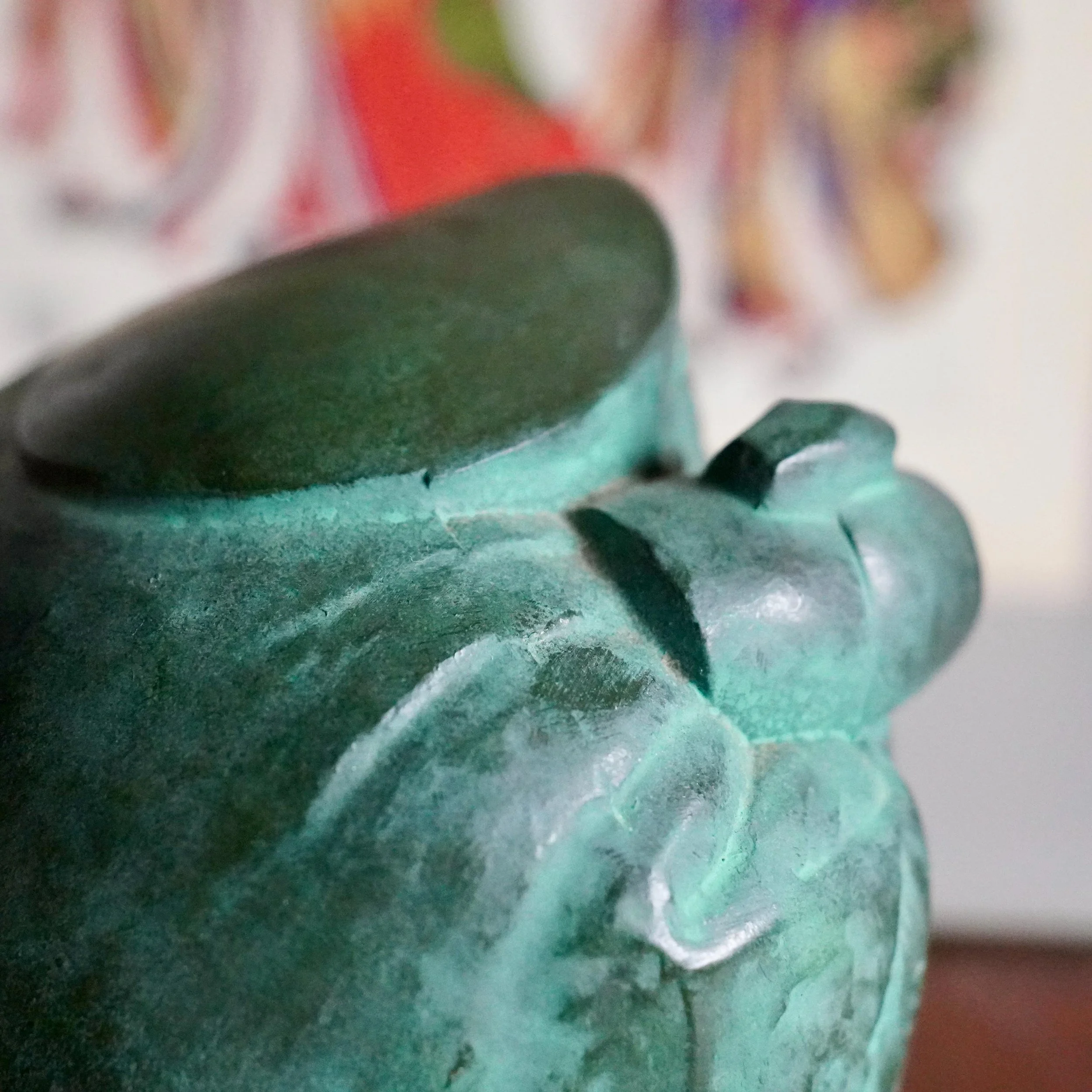 Behind view of Japanese bronze Daikokuten flat cap, signed Shuho 秀峰作 Showa period
