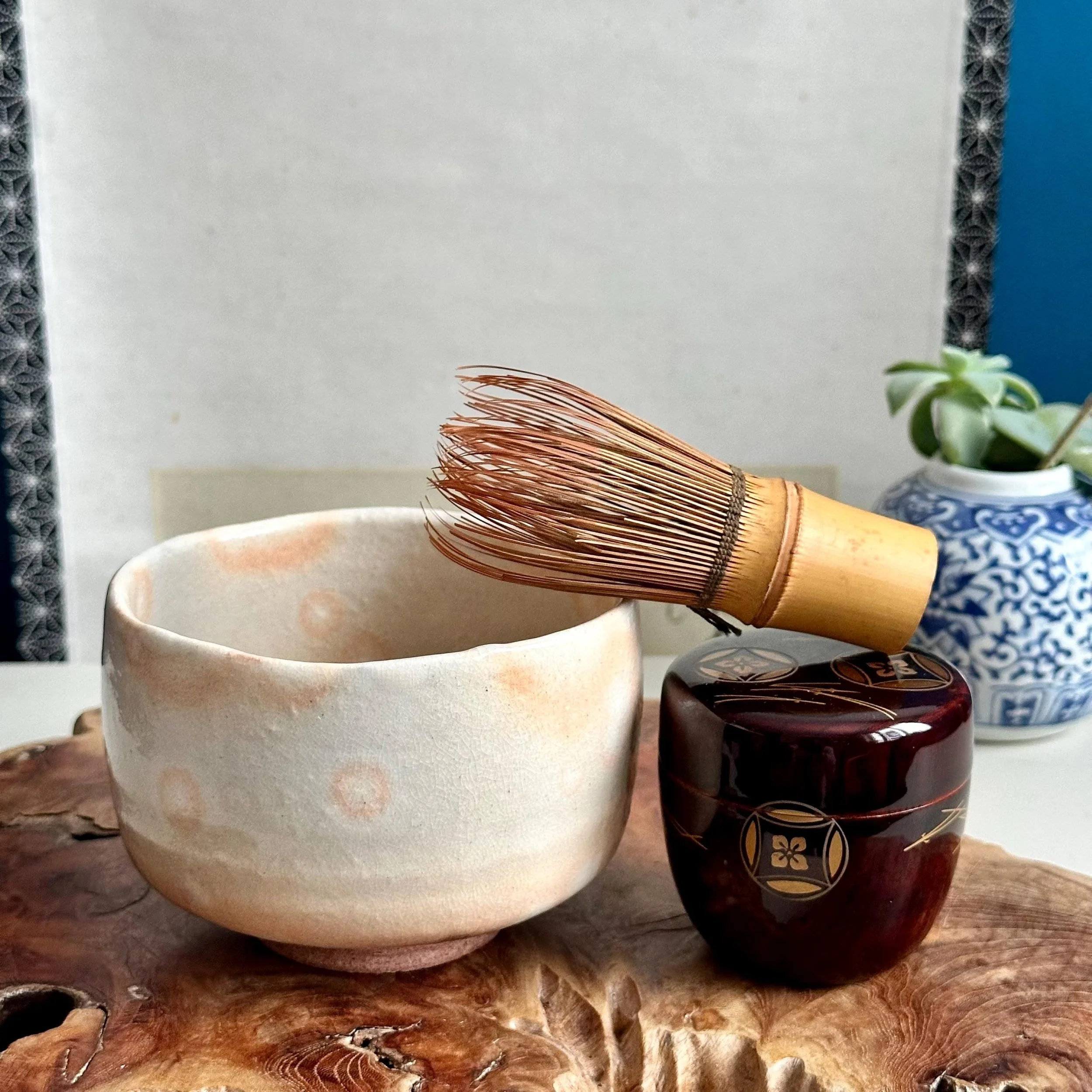 Hagi-yaki chawan with bamboo chasen whisk and tea caddy, gohonde pink spotting