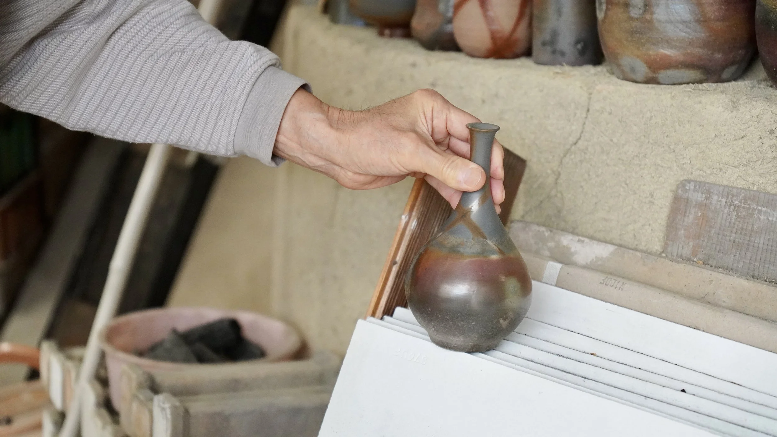 bizen-potter-sangiri-tokkuri-noborigama-imbe