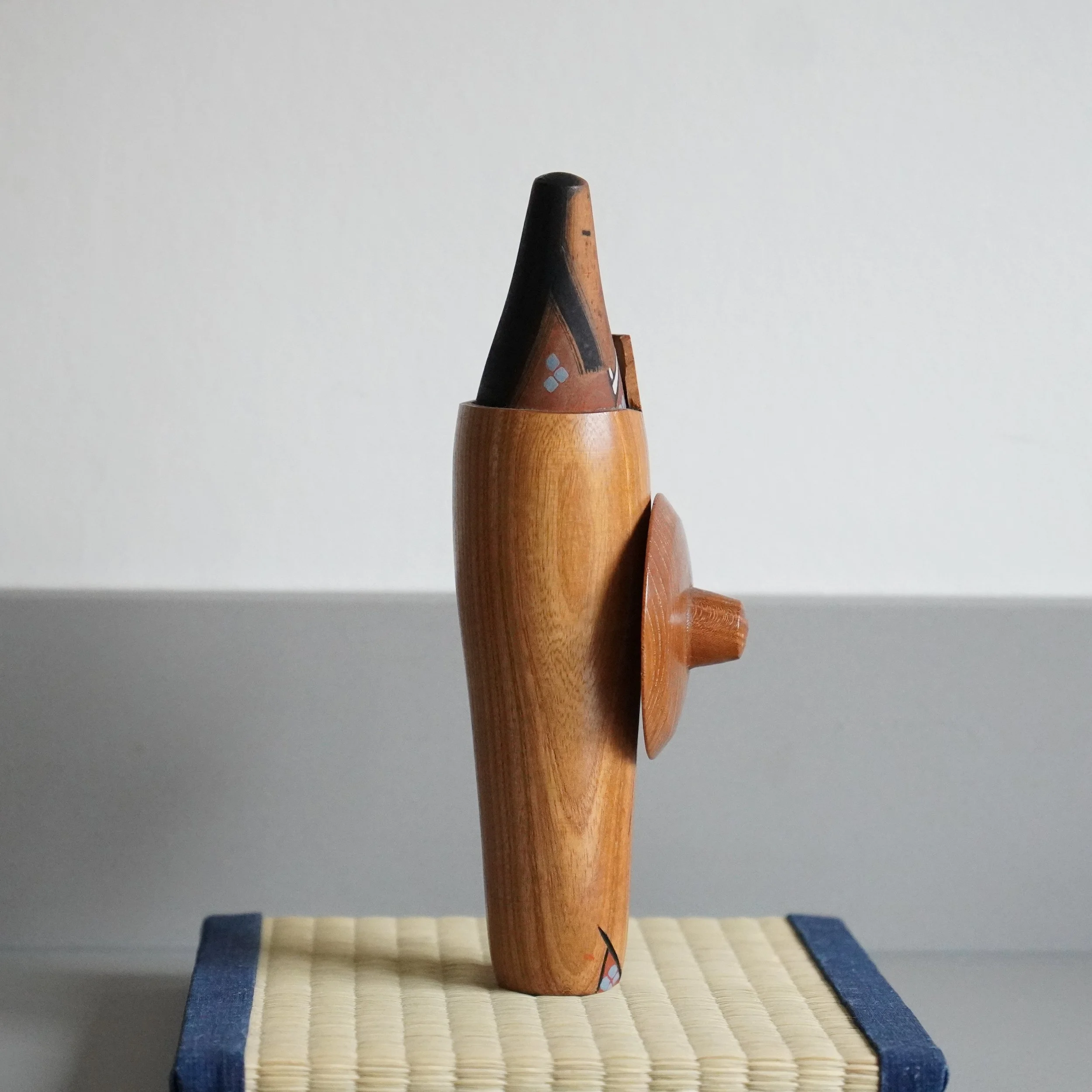 Naruko kokeshi Okazaki Yasuo chrysanthemum signed Showa.jpeg