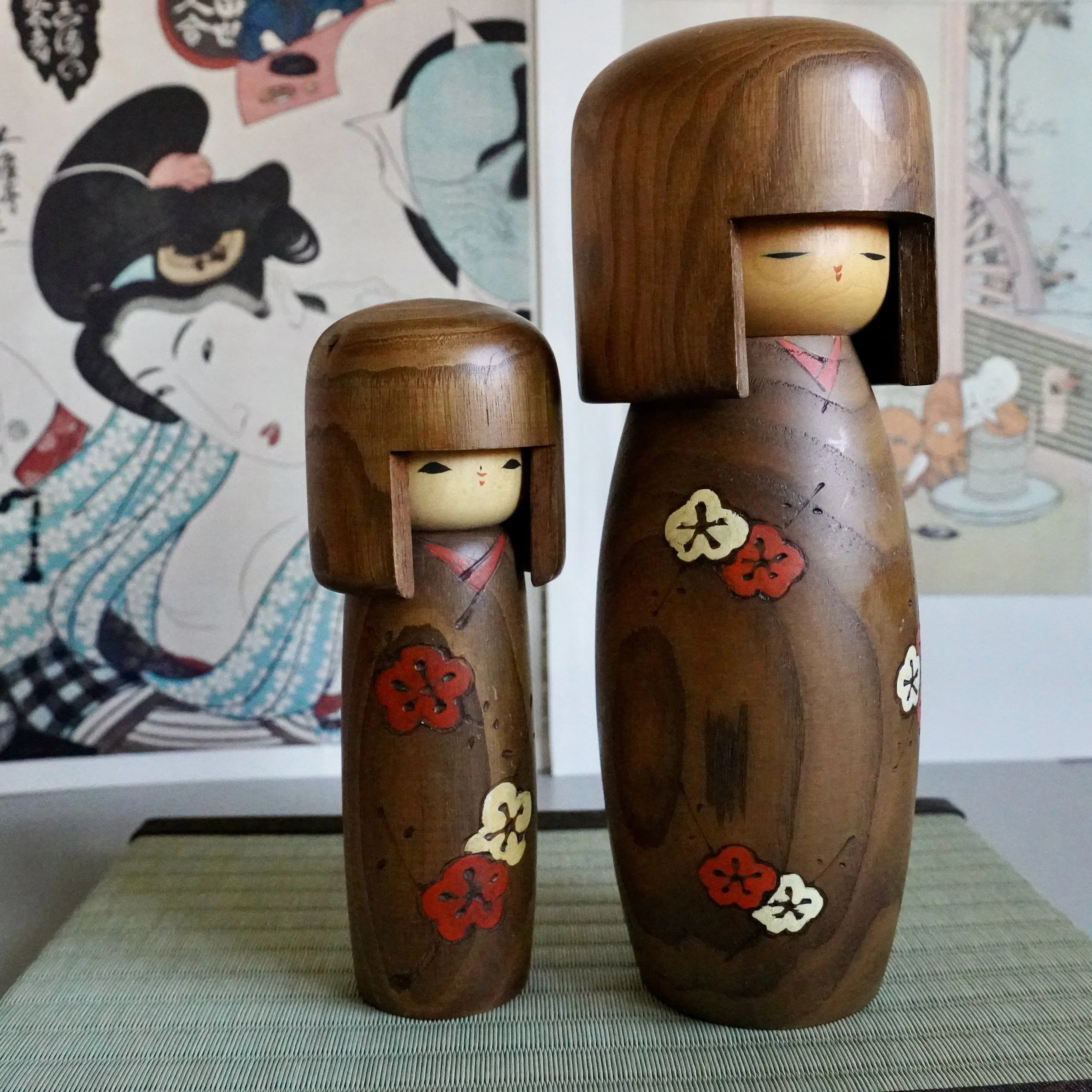 Usaburo kokeshi pair ume plum blossom natural hair three quarter angle