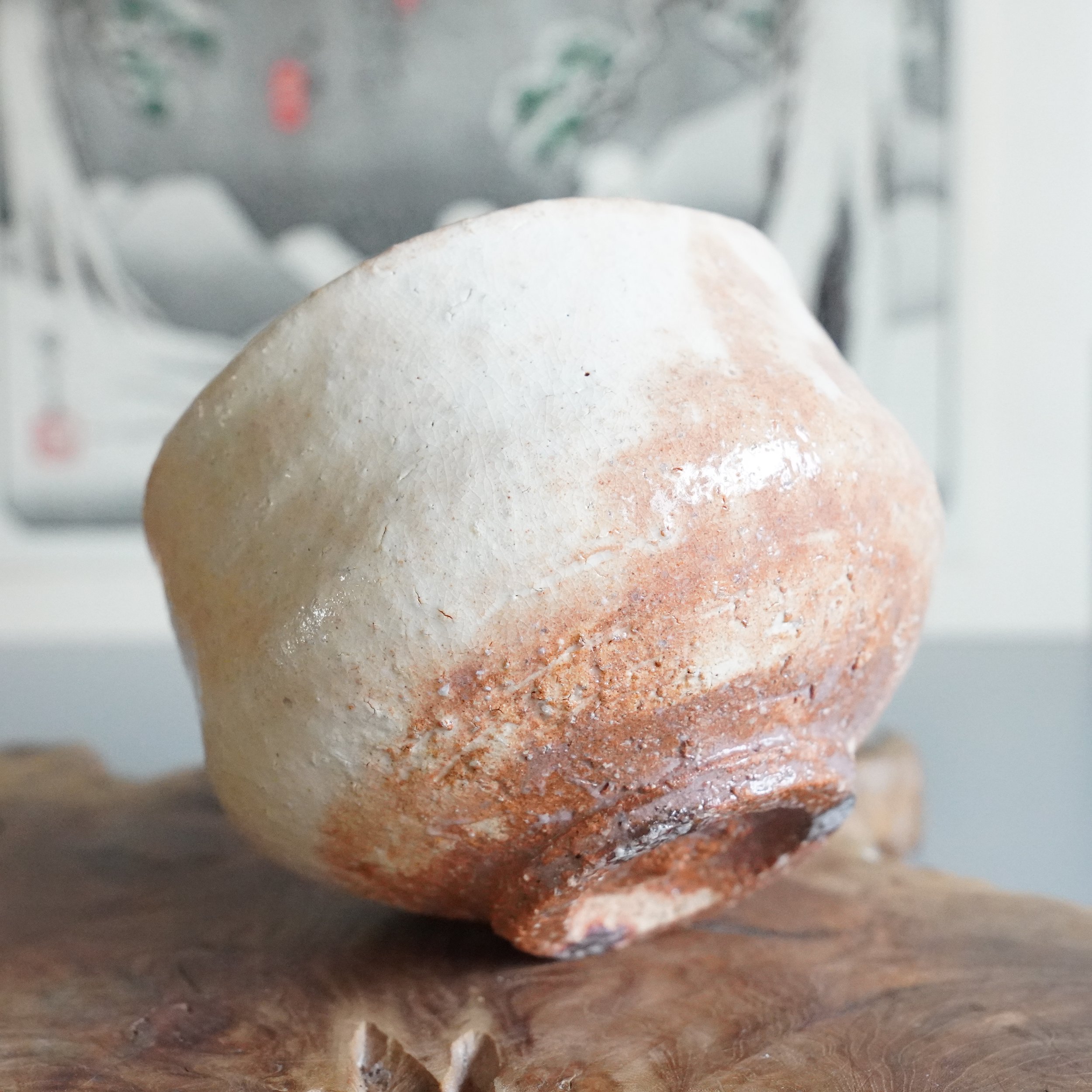 Hagi-yaki chawan Hirose Tanga Tenpōzan kiln, rounded form side view Heisei era