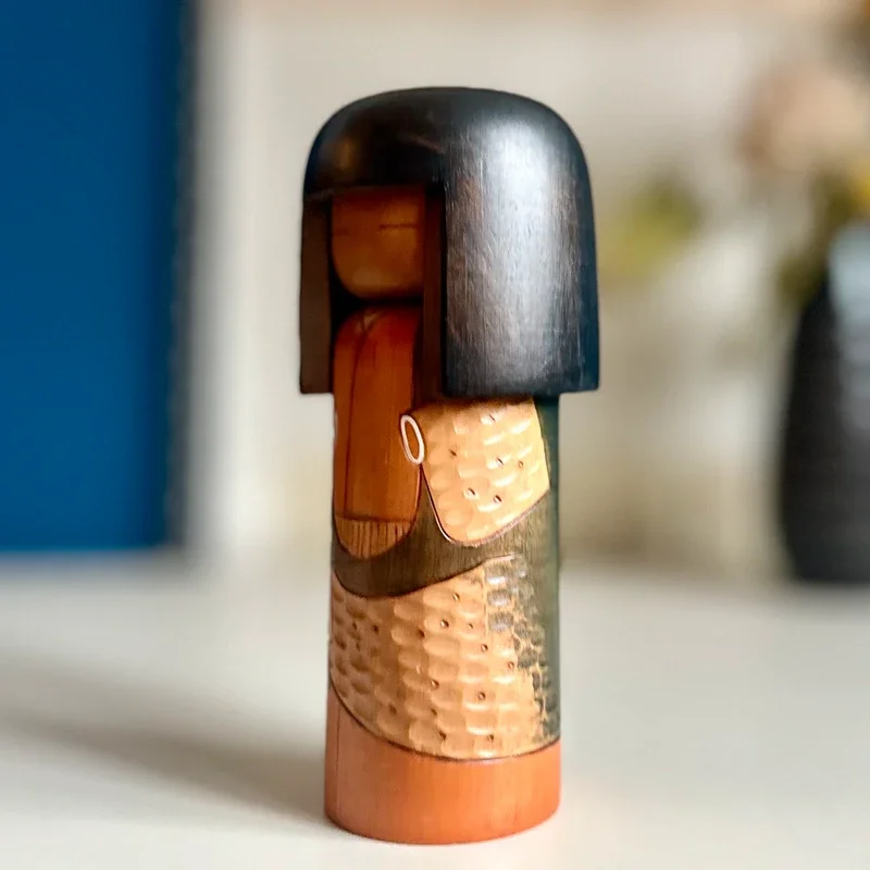 Sōsaku kokeshi by Kisaku, geometric incised pattern, signed, Shōwa period9.webp