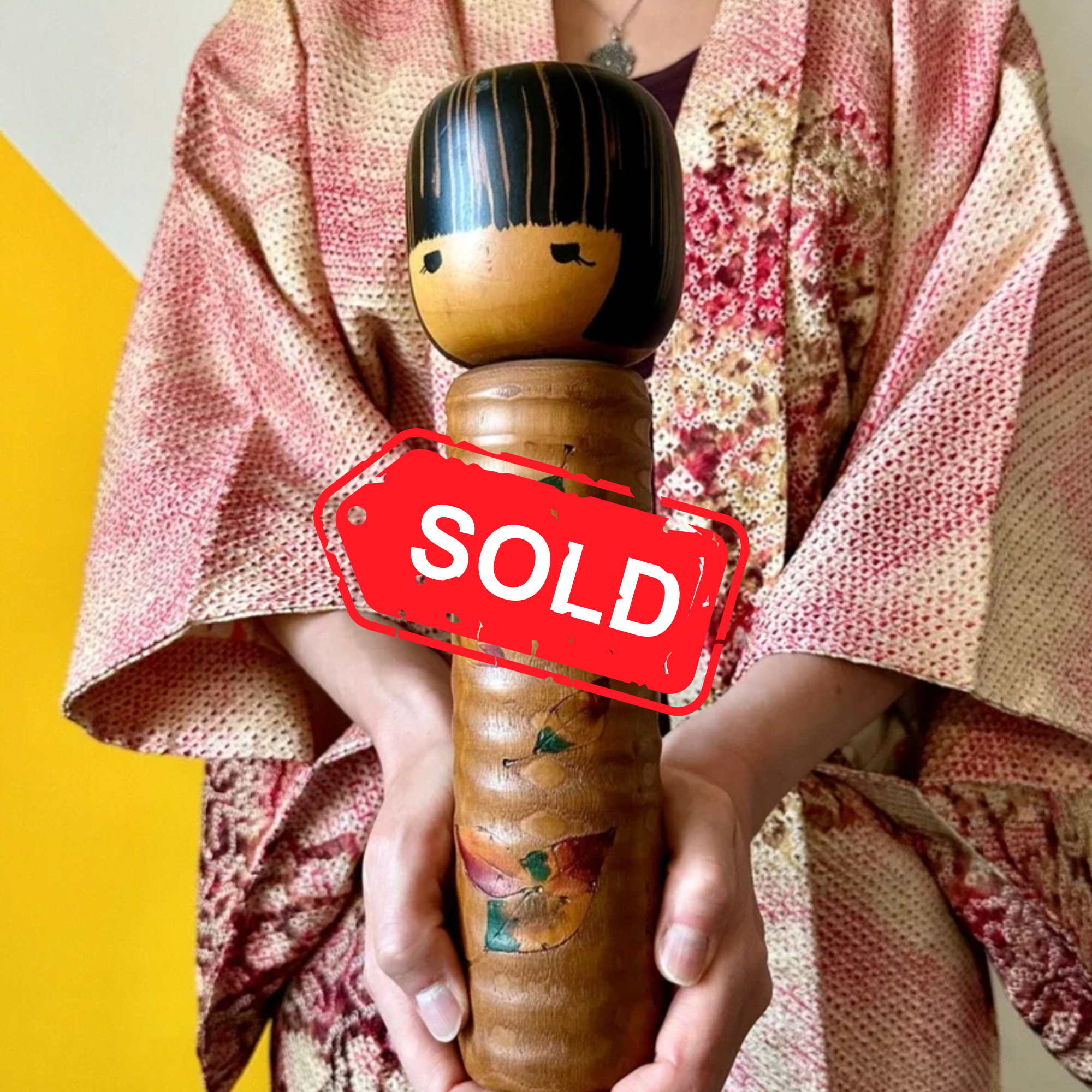 (sold) Sōsaku large kokeshi by Okamoto Usaburo, momiji autumn leaves on carved body, Shōwa period