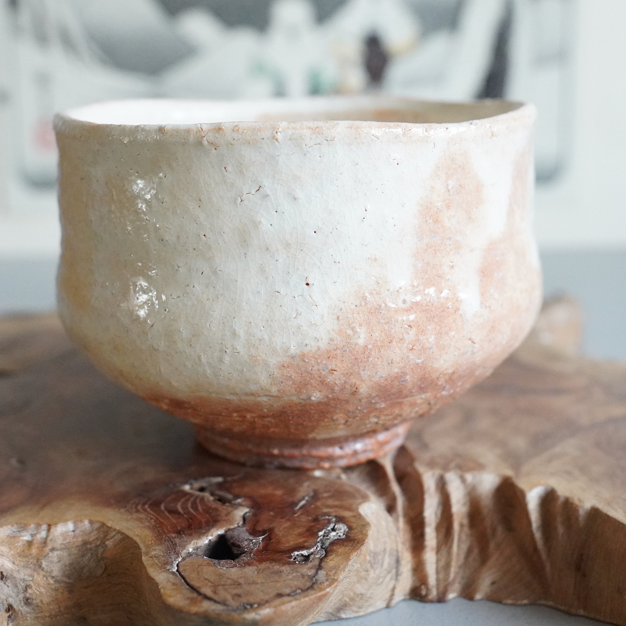 Hagi-yaki chawan Hirose Tanga, full form white glaze with salmon-pink brown showing through