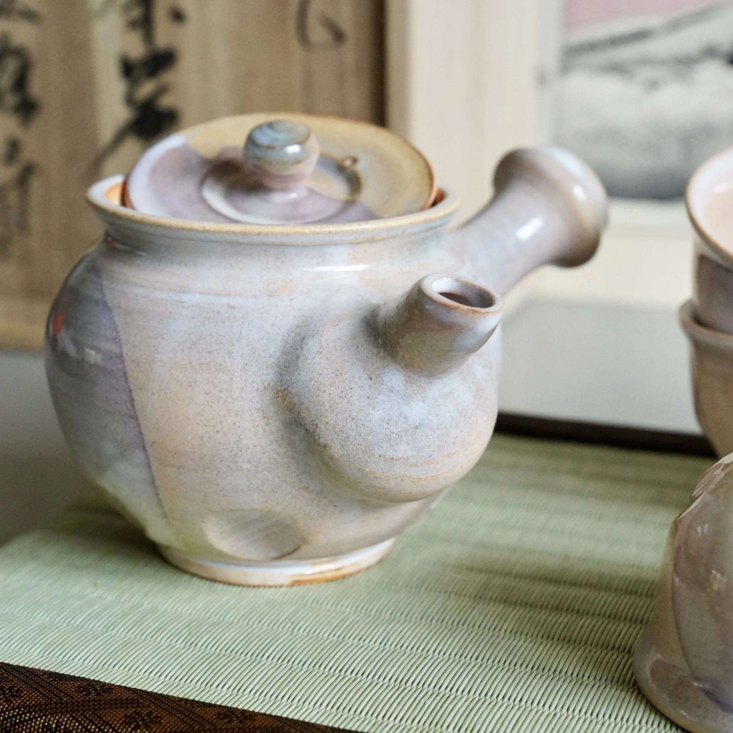 5. Hagi-yaki kyusu side view with tomobako box in background