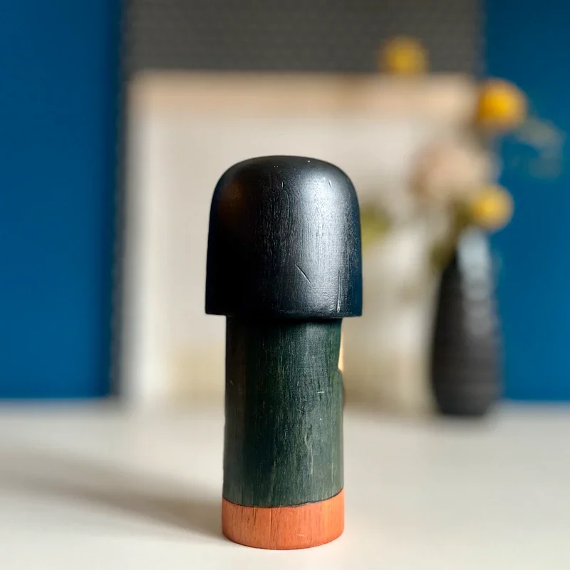 Sōsaku kokeshi by Kisaku, geometric incised pattern, signed, Shōwa period6.webp