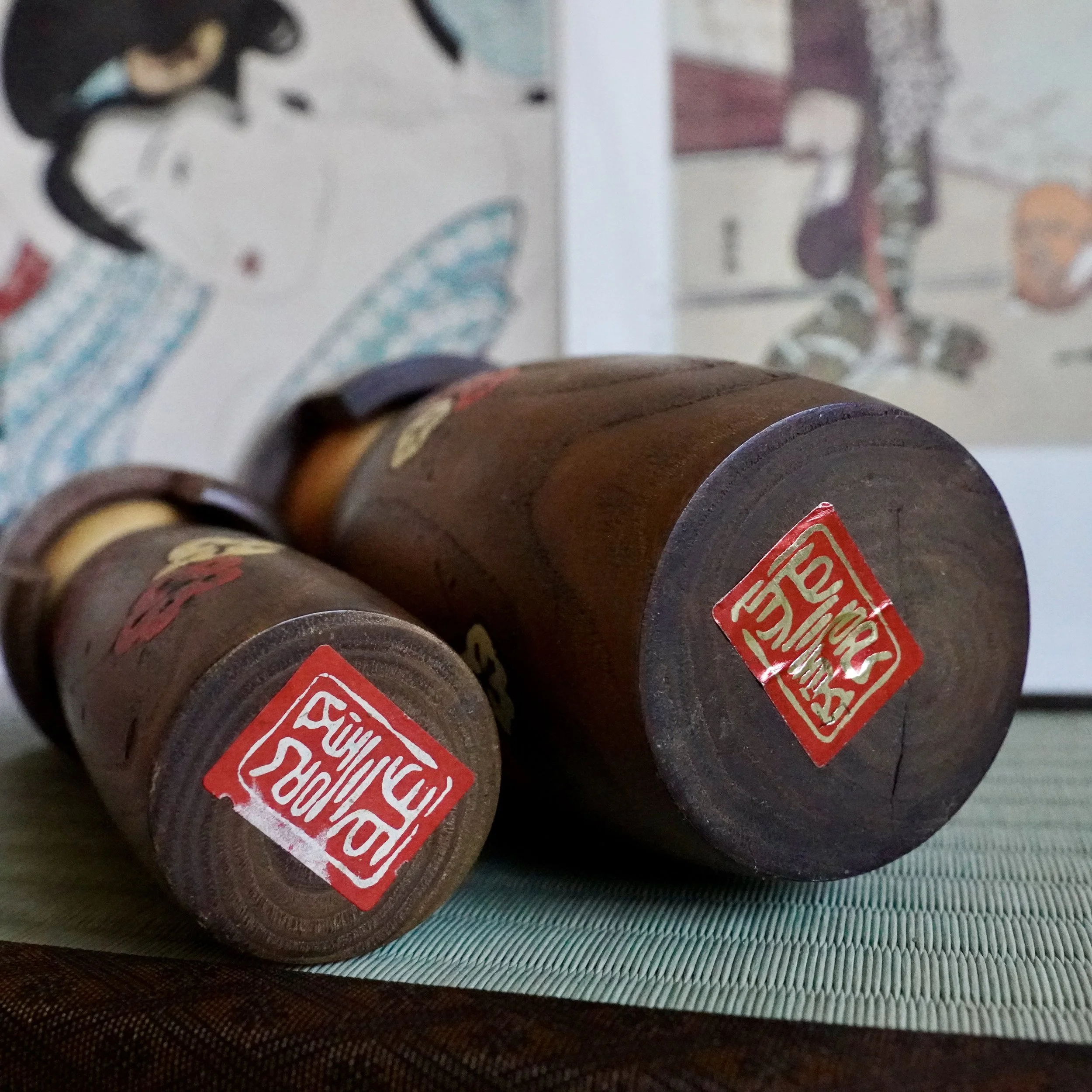 Usaburo kokeshi studio brand sticker base large and small doll