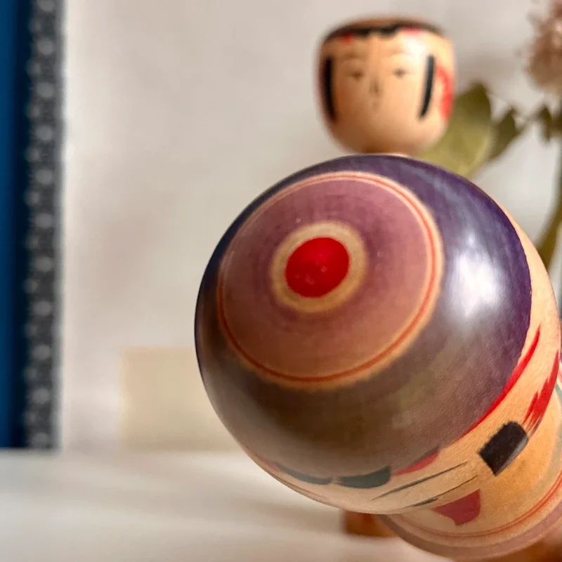 Yajiro kokeshi pair Inoue Harumi chrysanthemum signed Showa head2.webp