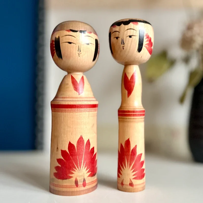 Yajiro kokeshi pair Inoue Harumi chrysanthemum signed Showa.webp