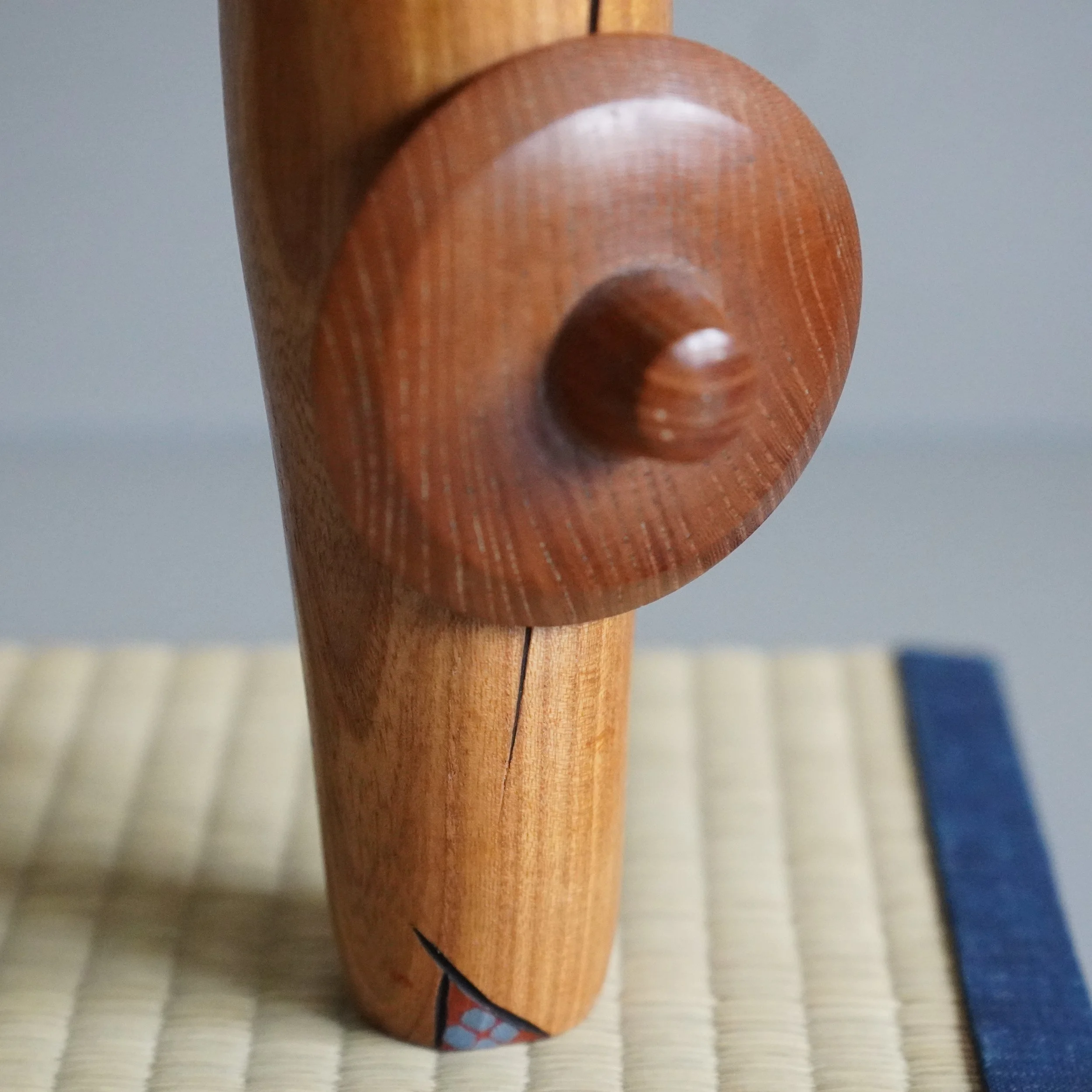 Naruko kokeshi Okazaki Yasuo chrysanthemum signed Showa.jpeg