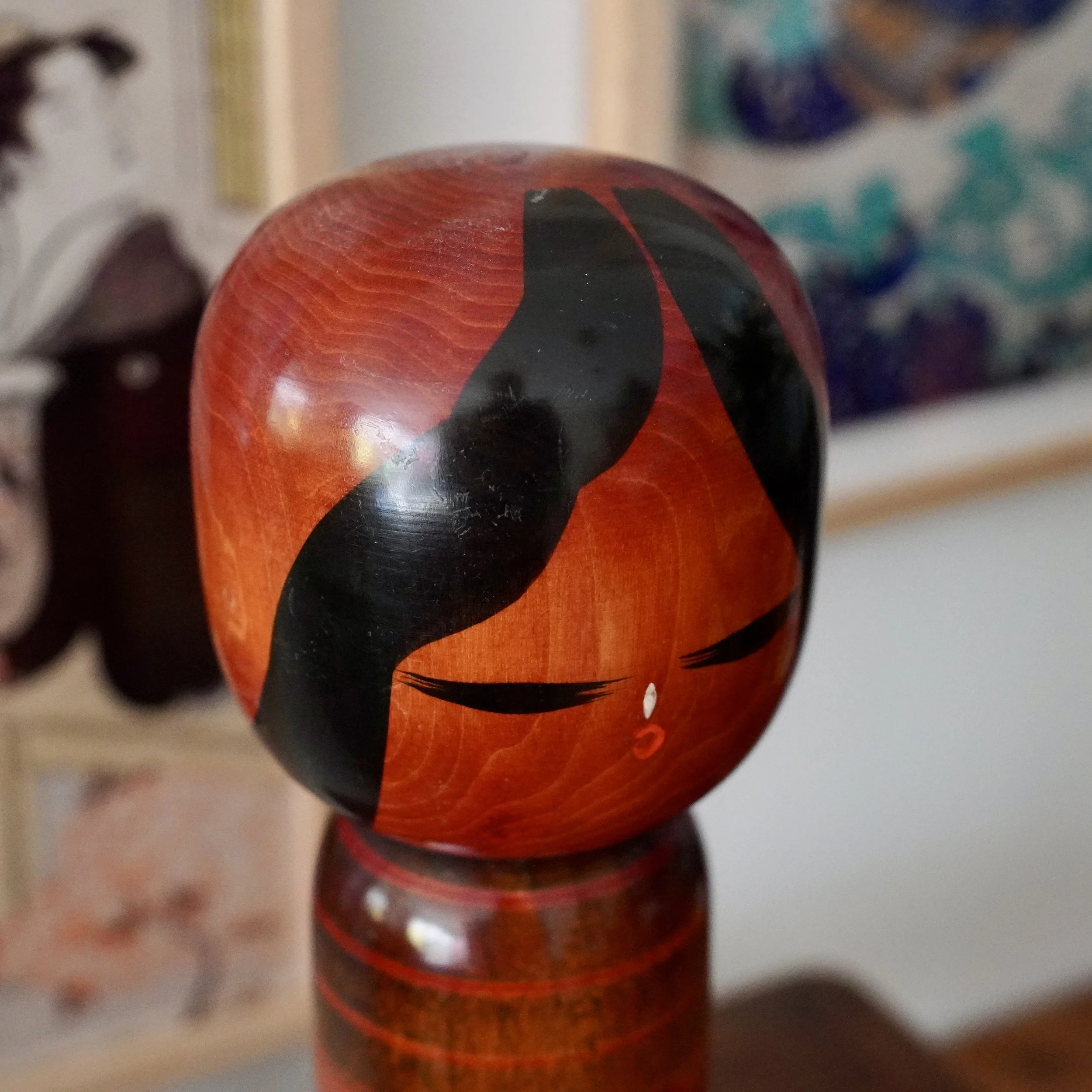 Tamura Noboru kokeshi face and hair pattern, angled detail