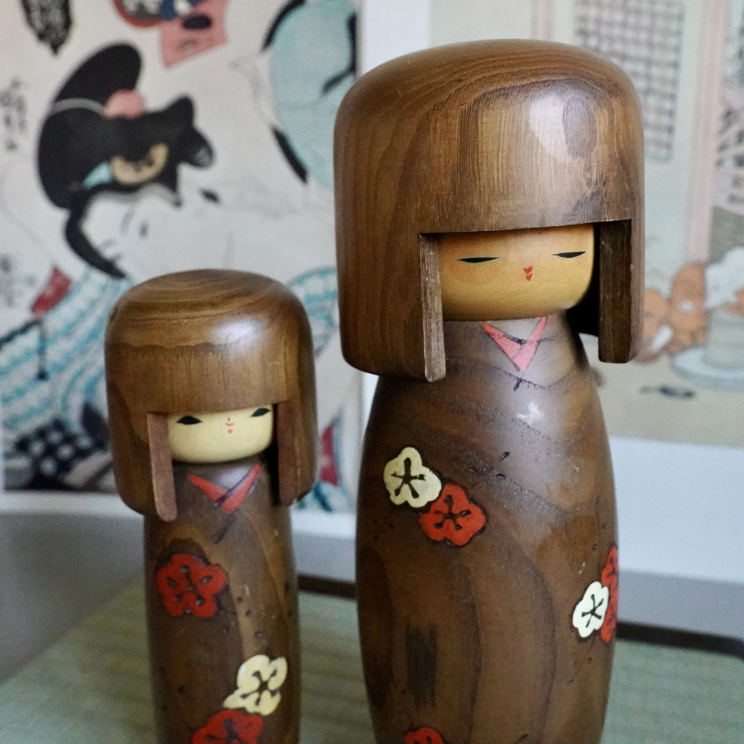 Usaburo kokeshi natural wood hair face side profile detail