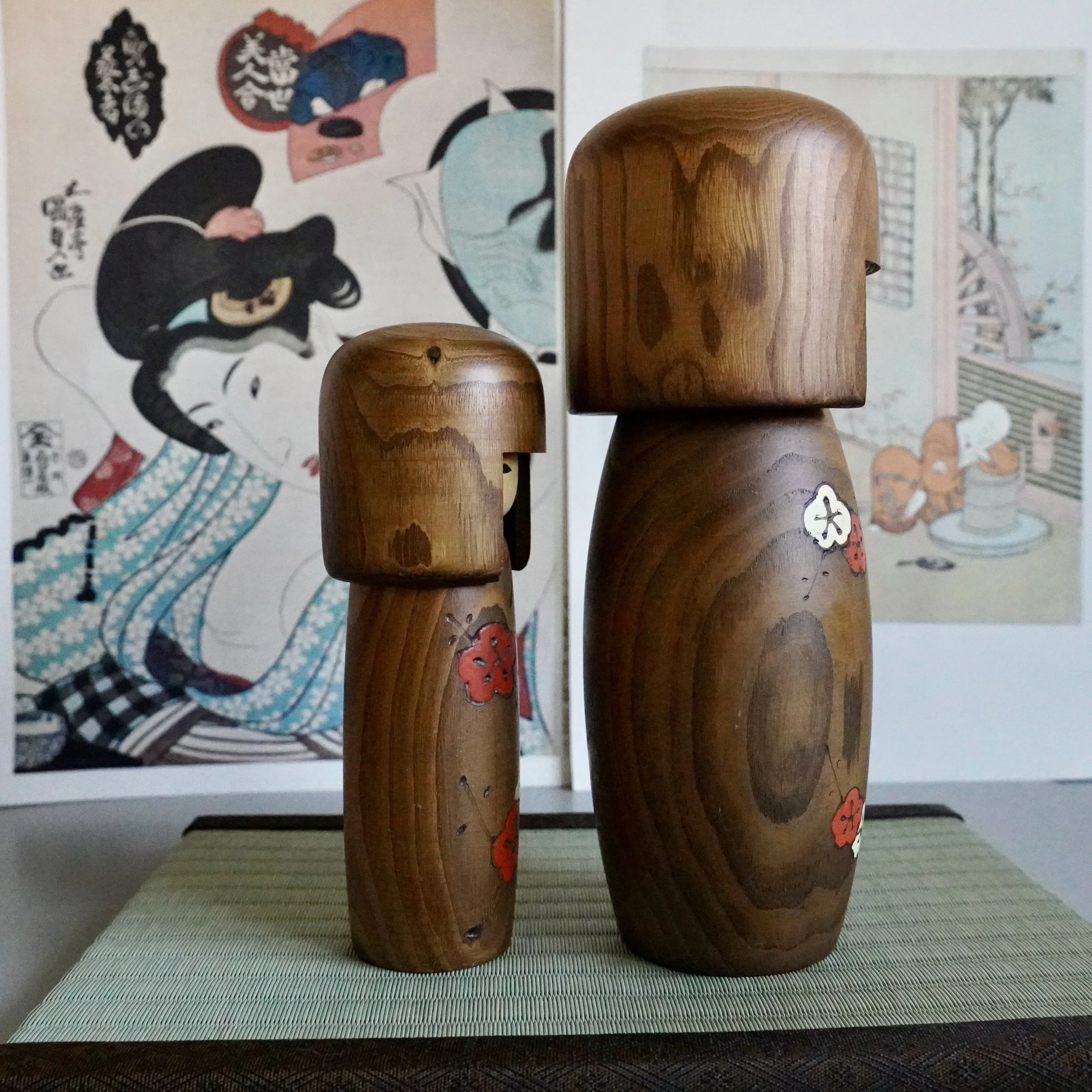 Usaburo kokeshi pair natural wood hair ume plum blossom side view