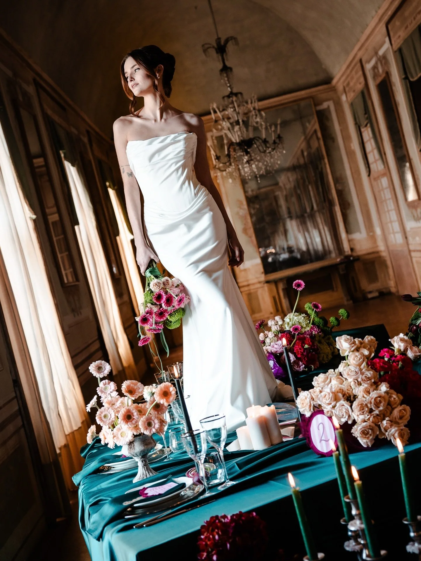 Romance, but make it editorial. 🥂

Shaking up tradition with silk drapes, bold florals, and a second look that&rsquo;s made for dancing. If you&rsquo;re dreaming of an Italian getaway that&rsquo;s as chic as it is historic, you&rsquo;re in the right