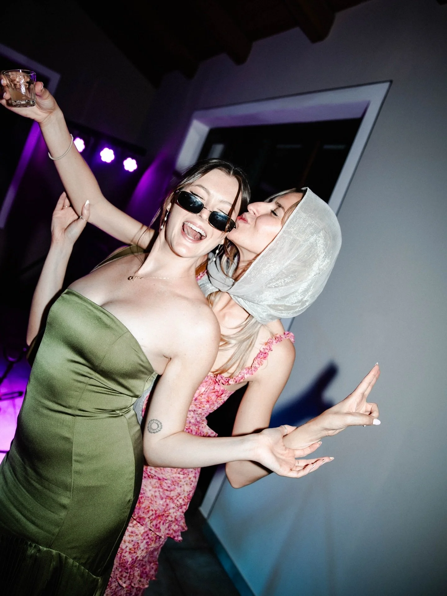 DANCE!🔥

#weddinginitaly #documentaryweddingphotographer #weddingparty #italyweddingphotographer #weddingitalianstyle