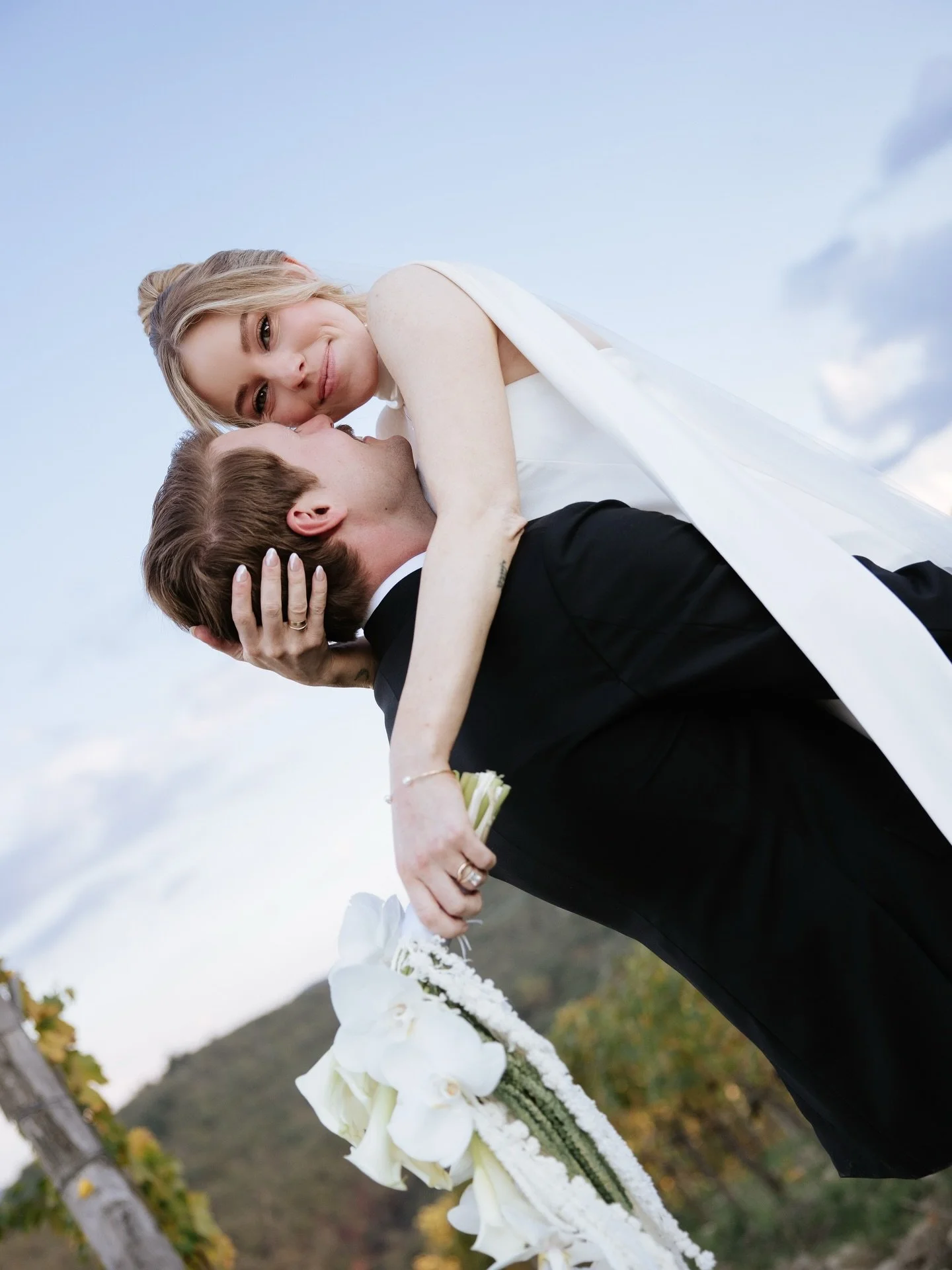 A love story💫

#weddingintuscany #tuscanyweddingphotographer #italianweddingphotographer #documentaryweddingphotographer #weddingtuscany