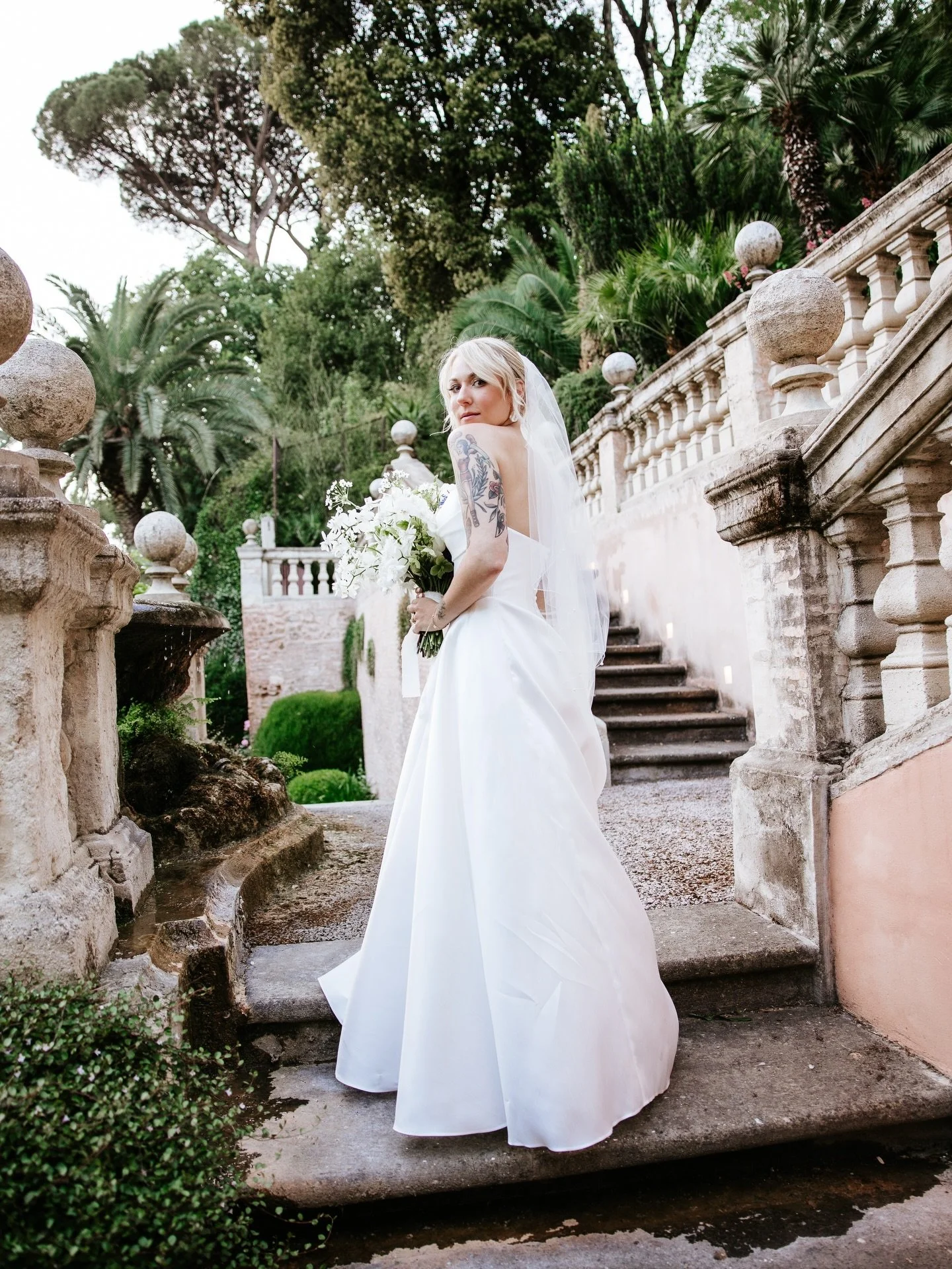 Dolce vita in Rome 💕 Hotel De Russie edition

@giadajoey.studio 
@saratussetwedding 
@arianna_saura_hmua 
@hotelderussie 
@_caramelhomebakery_ 
@melagrana.cerimonie 
@ghisuautonoleggio 
@elicananzi_violin 
@bri.daccurzio  @emily.albs 

#hotelderussi