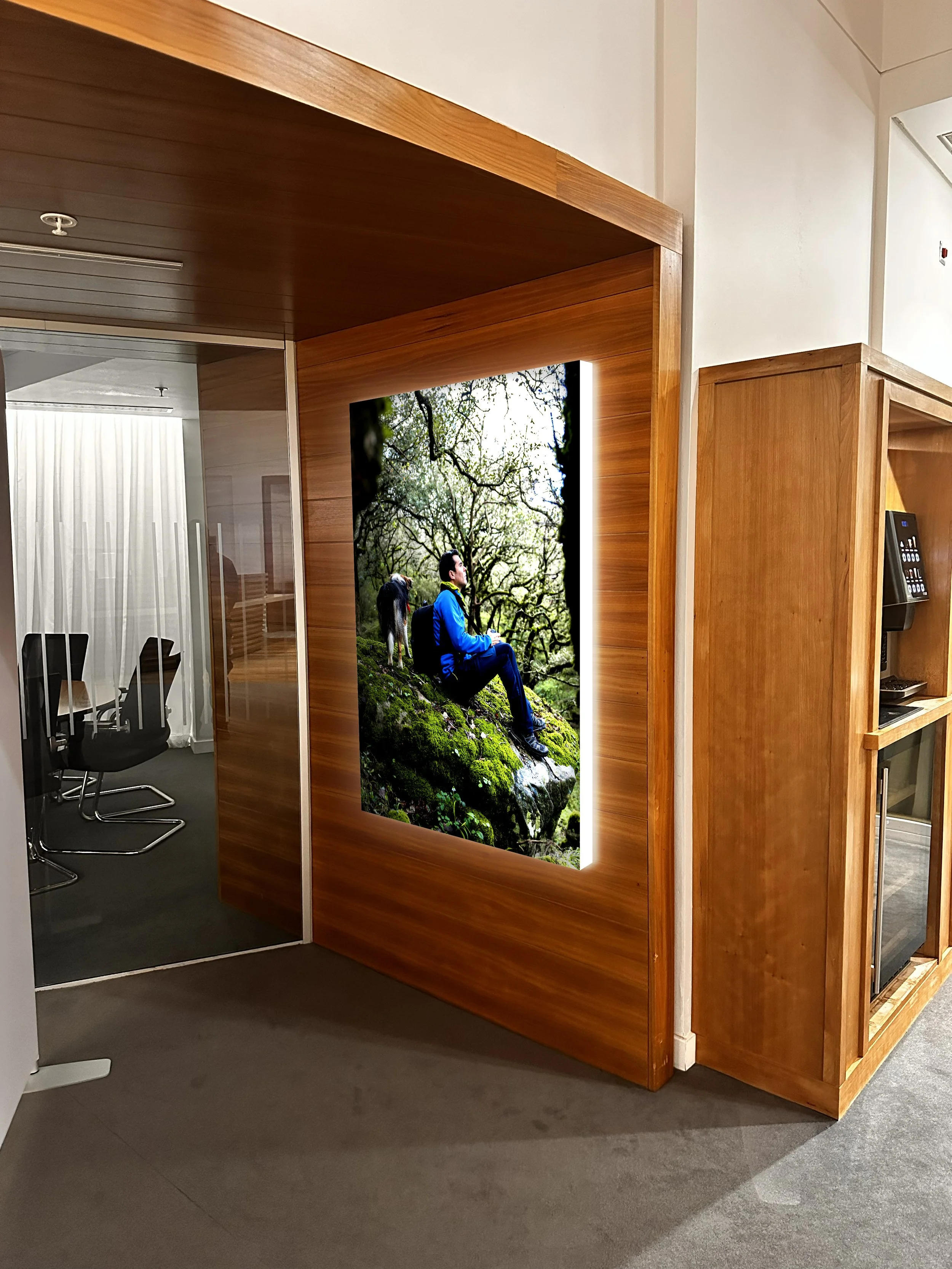 Visitors entrance damaged wall_v2.jpg