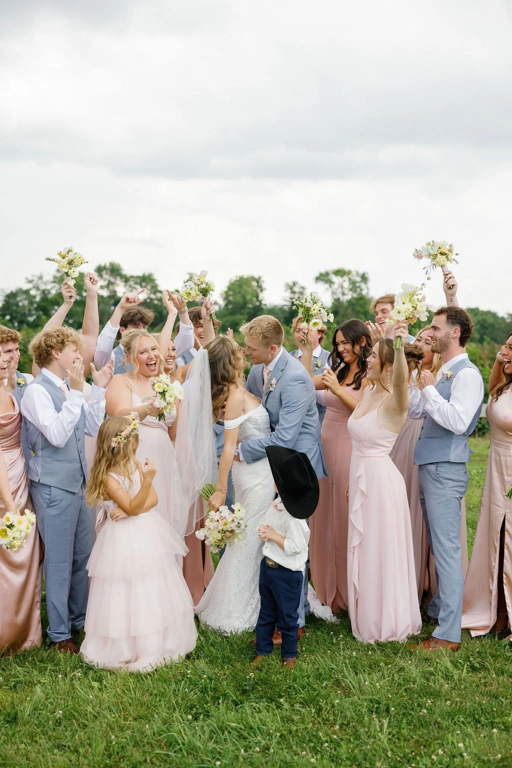 whole party kiss.jpg