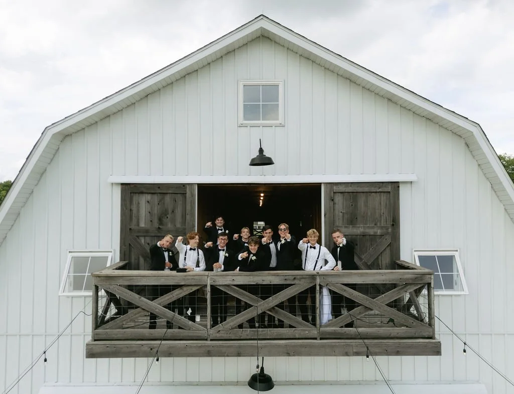 _groomsmen balcony.jpg