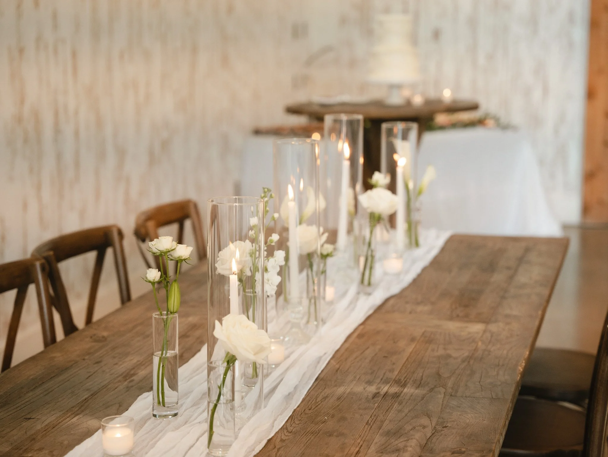 simple table decor.jpeg