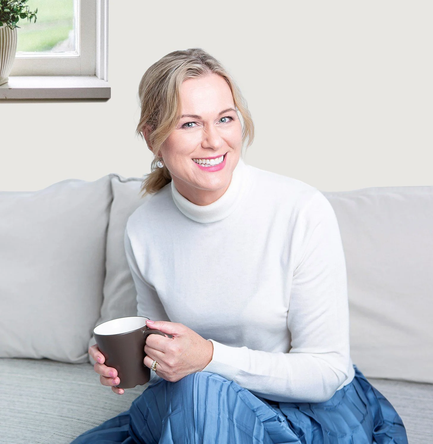 Bild på Monica Poshman som erbjuder Soul Energy Guidance tjänsten, samtal under längre tid.