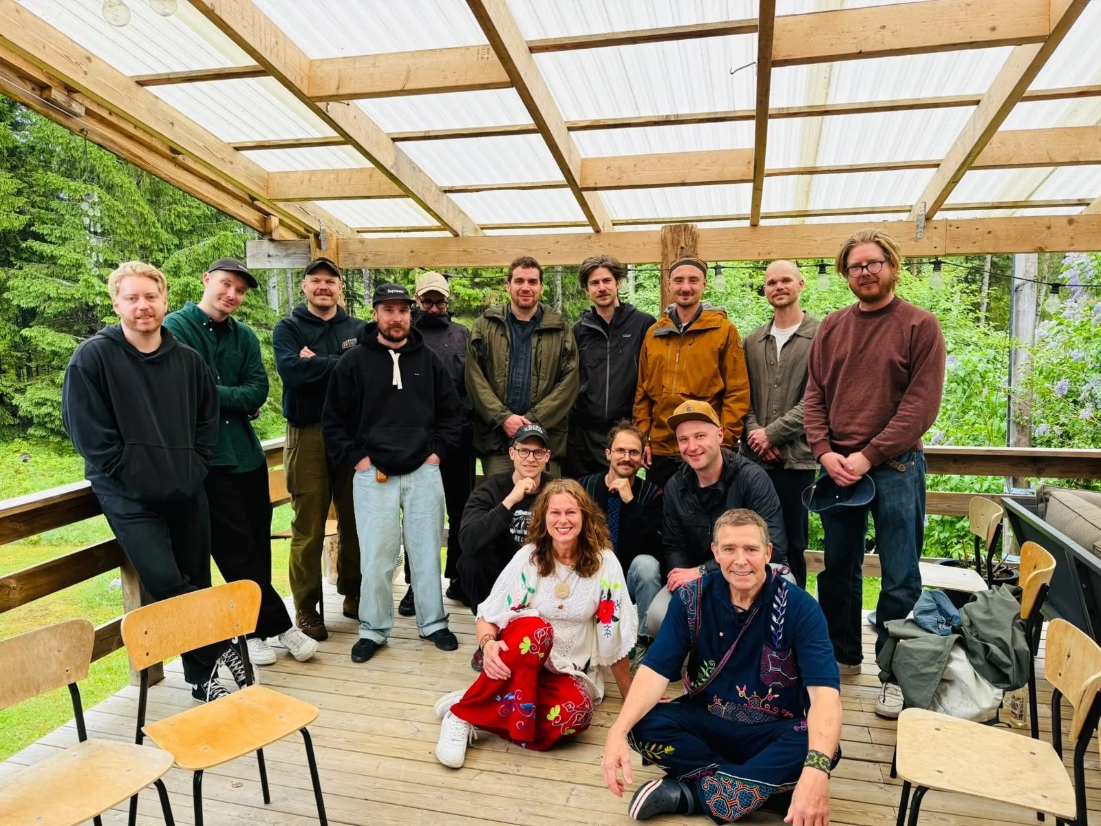 En ceremoni grupp av män som fick en Shamansk ceremoni på Sannebacka