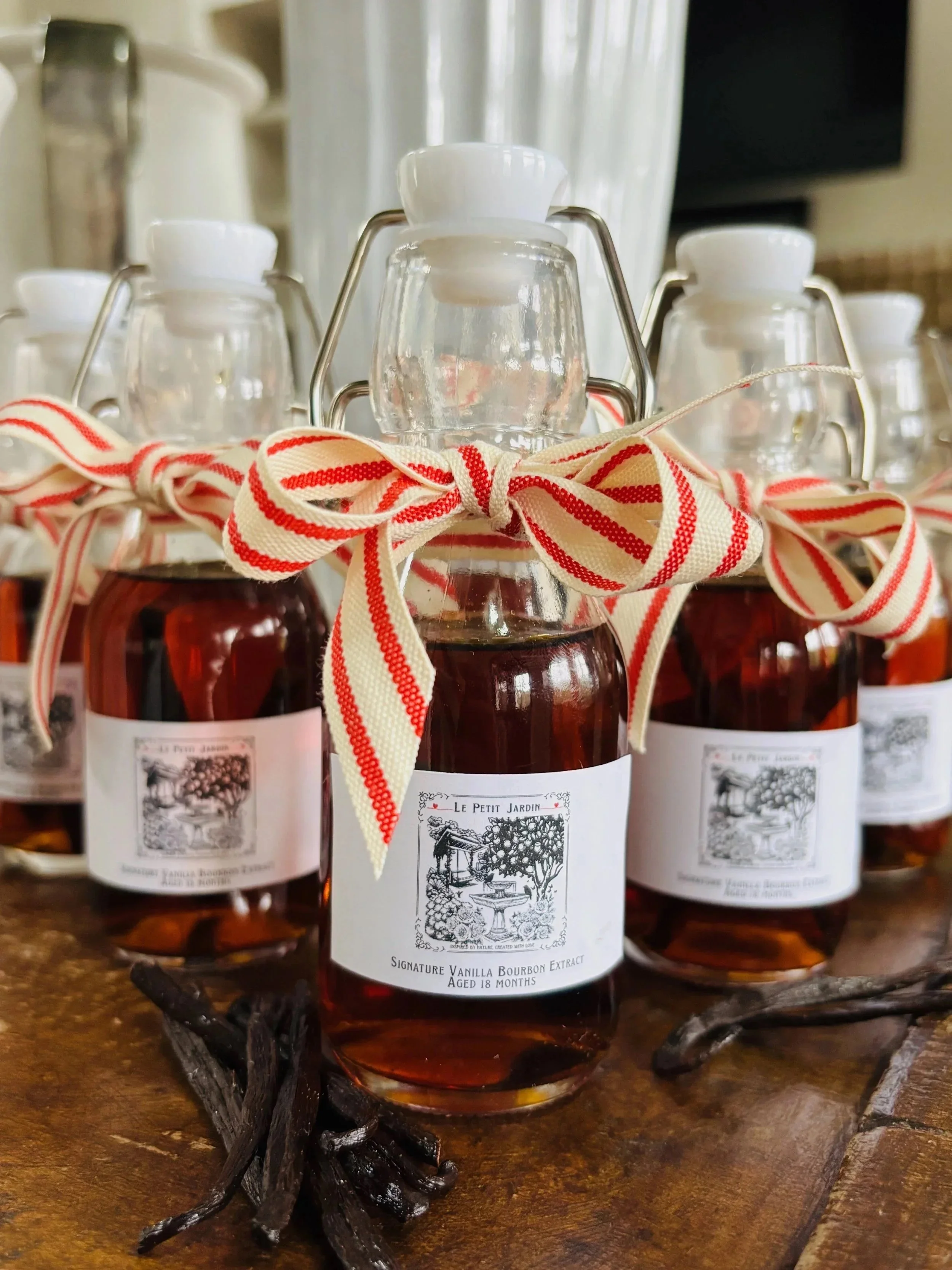Le Petit Jardin's Signature Vanilla Extract
