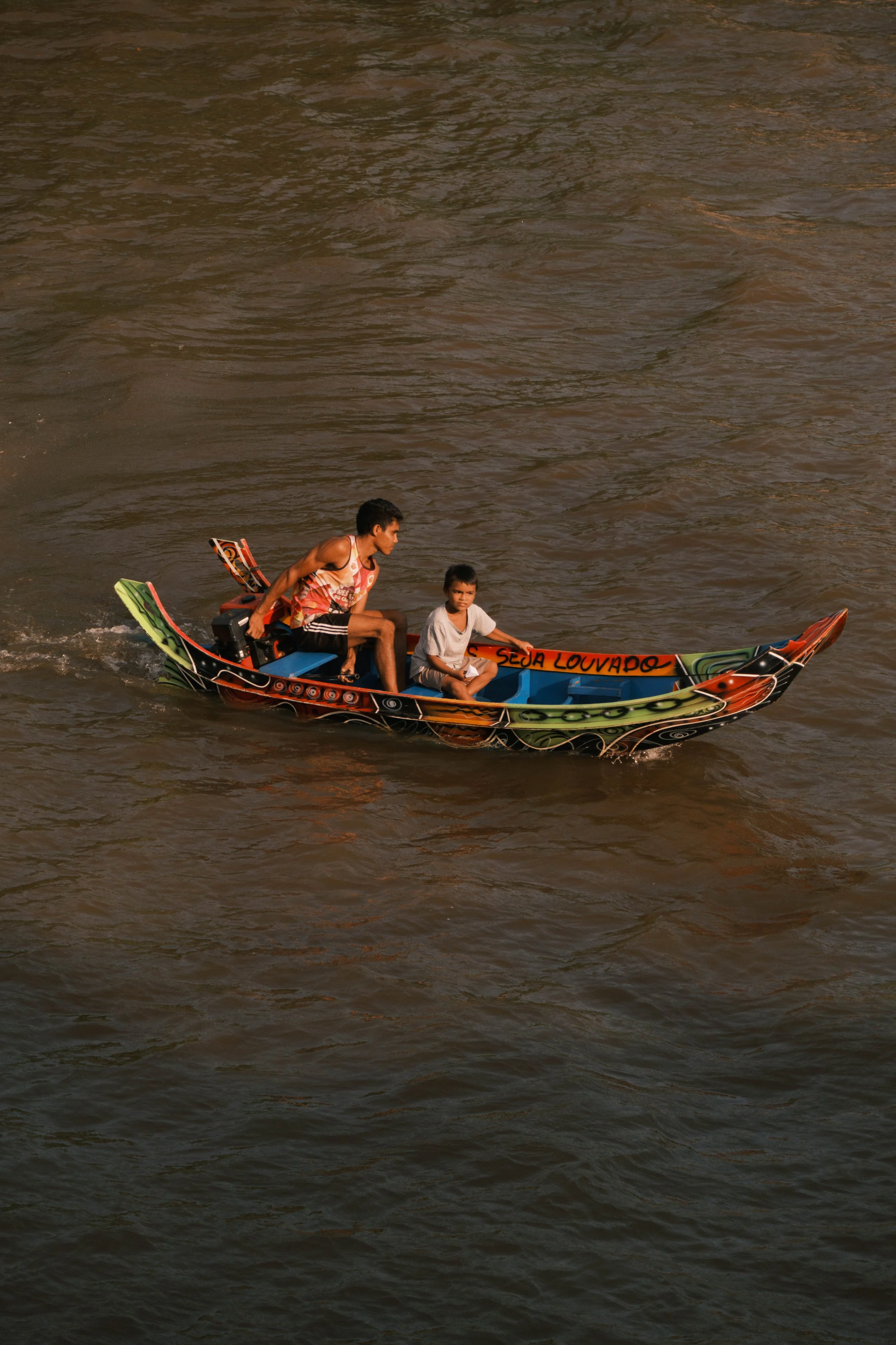 Père et fils, habitants des rives de l'Amazine - Brésil