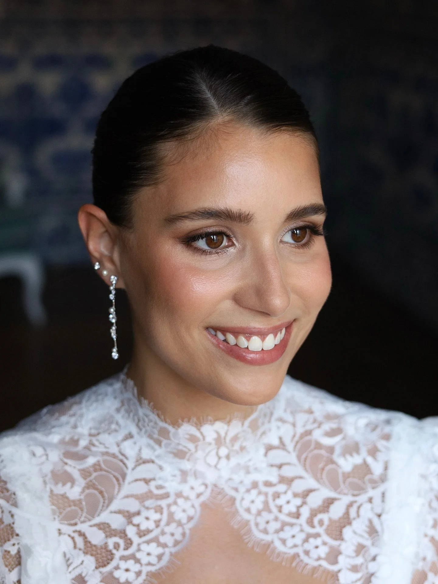B&aacute;rbara in the palace 🤍

Makeup &amp; Hair @catibeauty

Planning @domaweddings 

Photography @gustavosimoesphoto 

Video @duarte.wv 

Flowers @ohmariaflores

Stationary @inloveweddings 

Sound &amp; AV @your_jukebox 

Venue @palaciocorreiomor