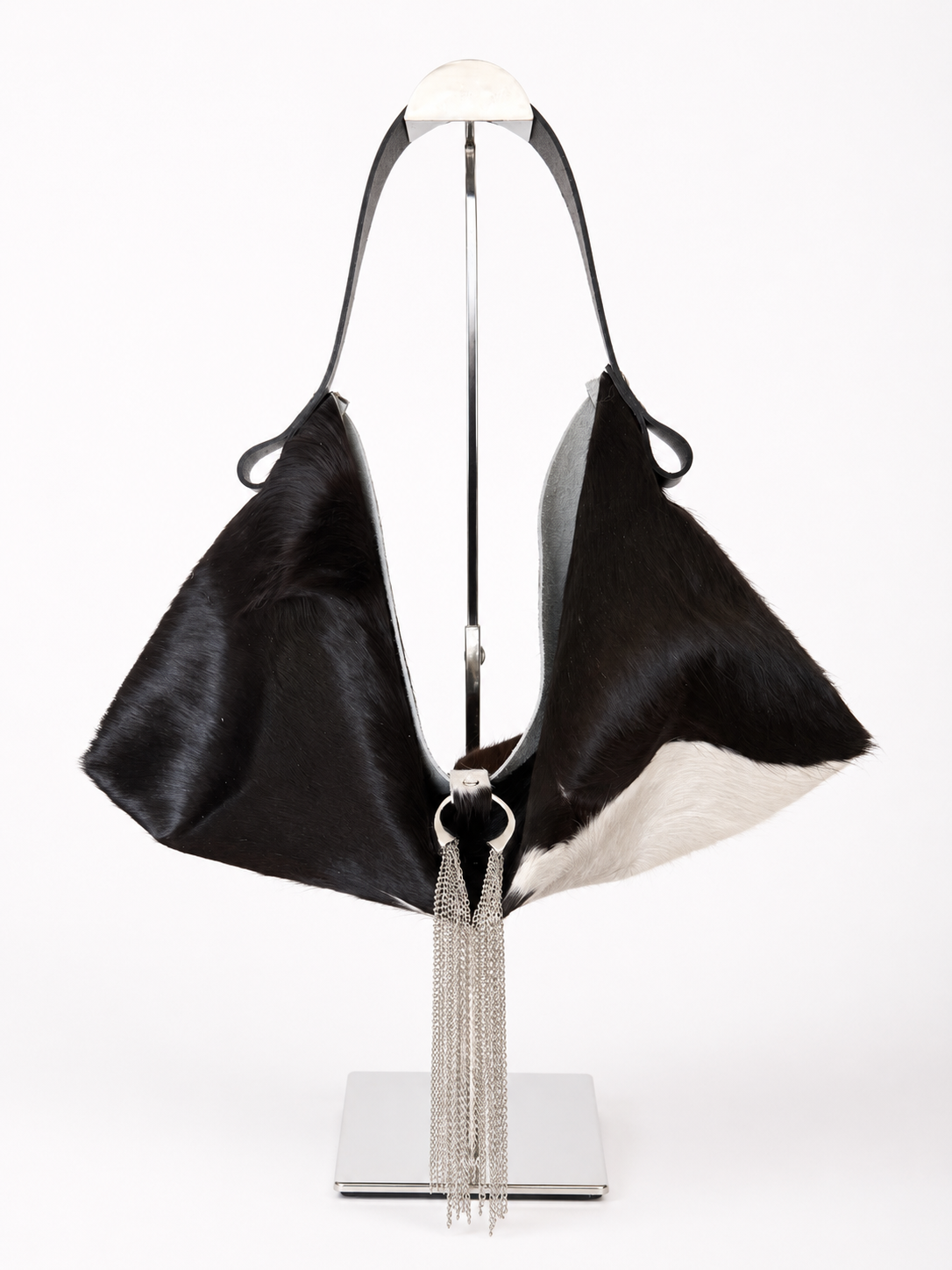 The Sieren Leather Bag in Cowhide and Black Strap