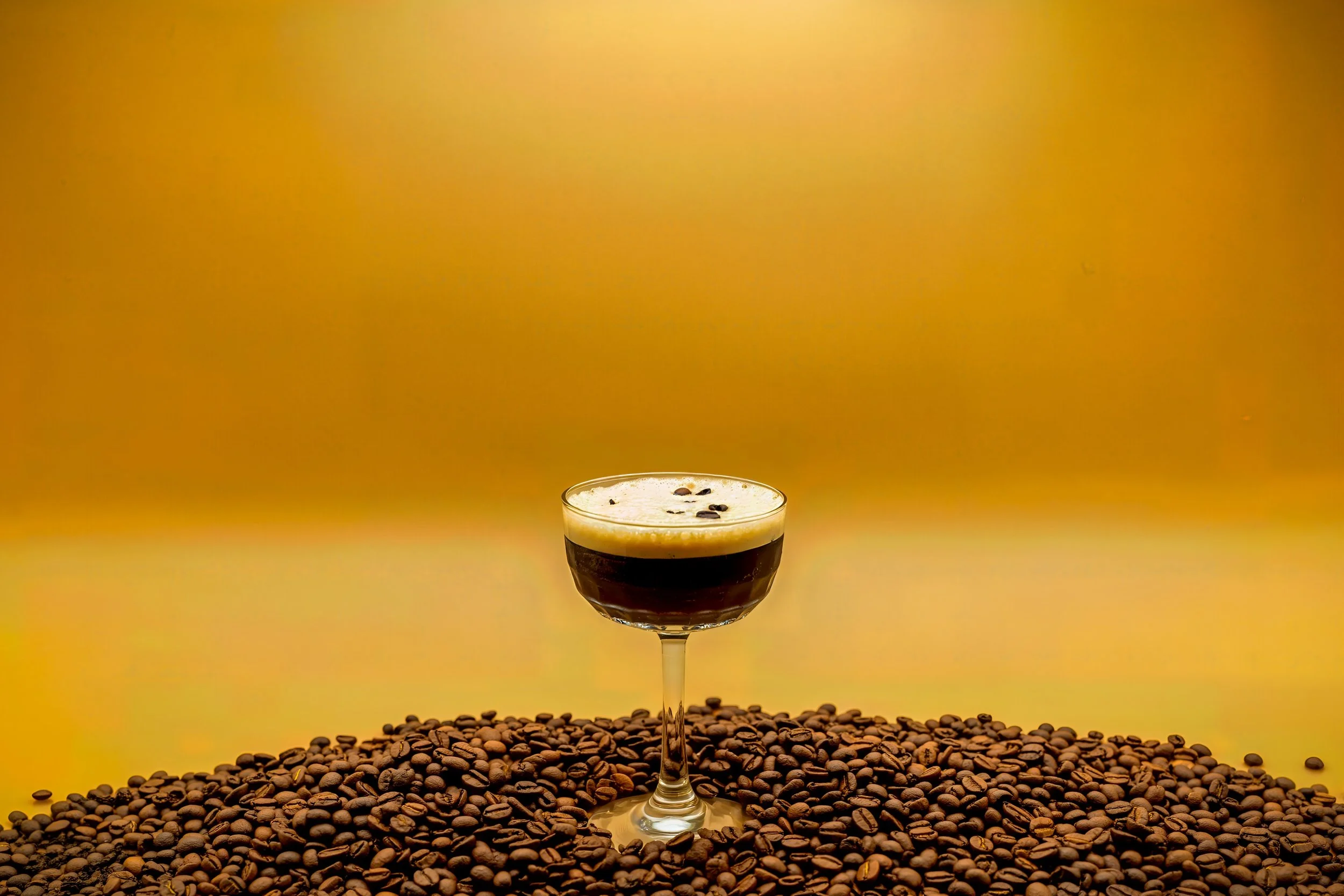 D&eacute;couvrez notre Espresso Martini!

Tous les ingr&eacute;dients sont locaux : nous travaillons en collaboration avec @cafetorque et utilisons leurs grains de caf&eacute; infus&eacute;s au whisky, vieillis en f&ucirc;ts de whisky ! 
Caldi di Nap