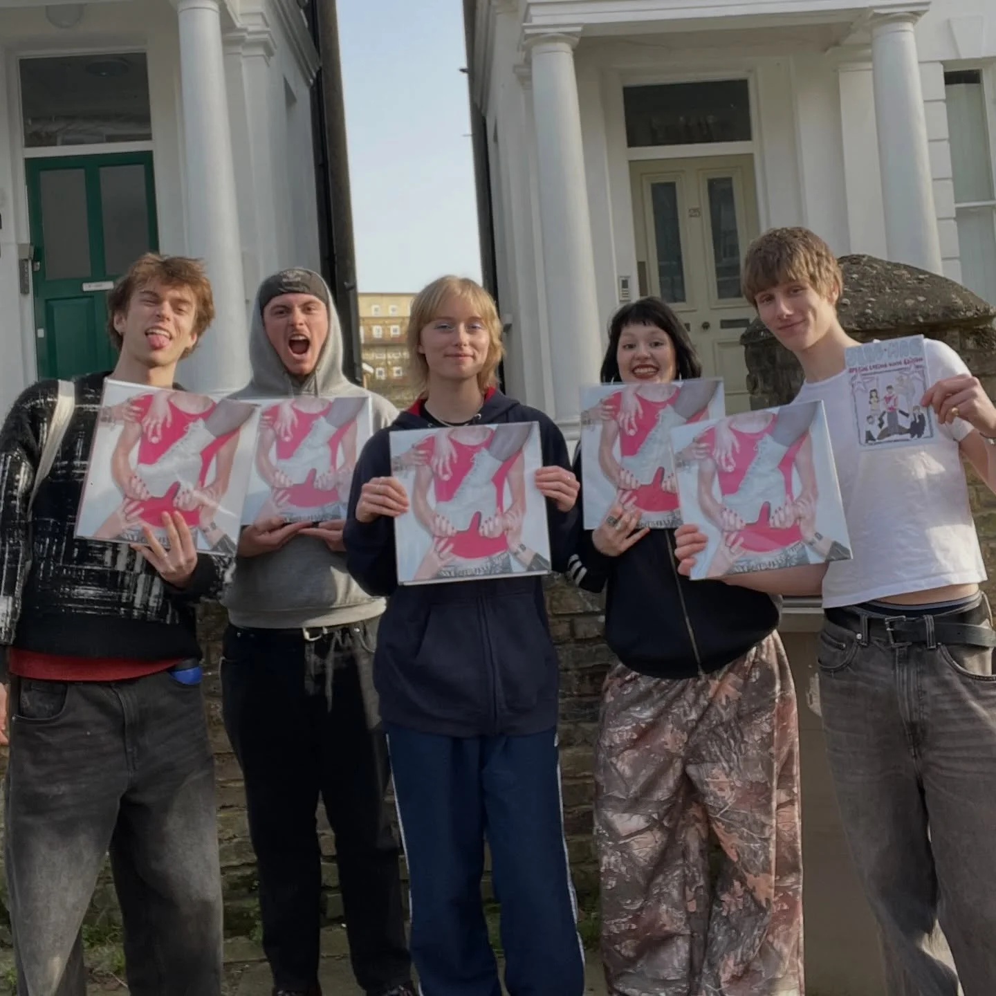 The time has finally come&hellip; our first ever EP Losing is OUT NOW. 
You can stream it everywhere to achieve ultimate slag status 🩷

Thank you to @bsmrocks and @paulwinaudio and everyone who has made this possible 

Much love to all of you 😍

SL