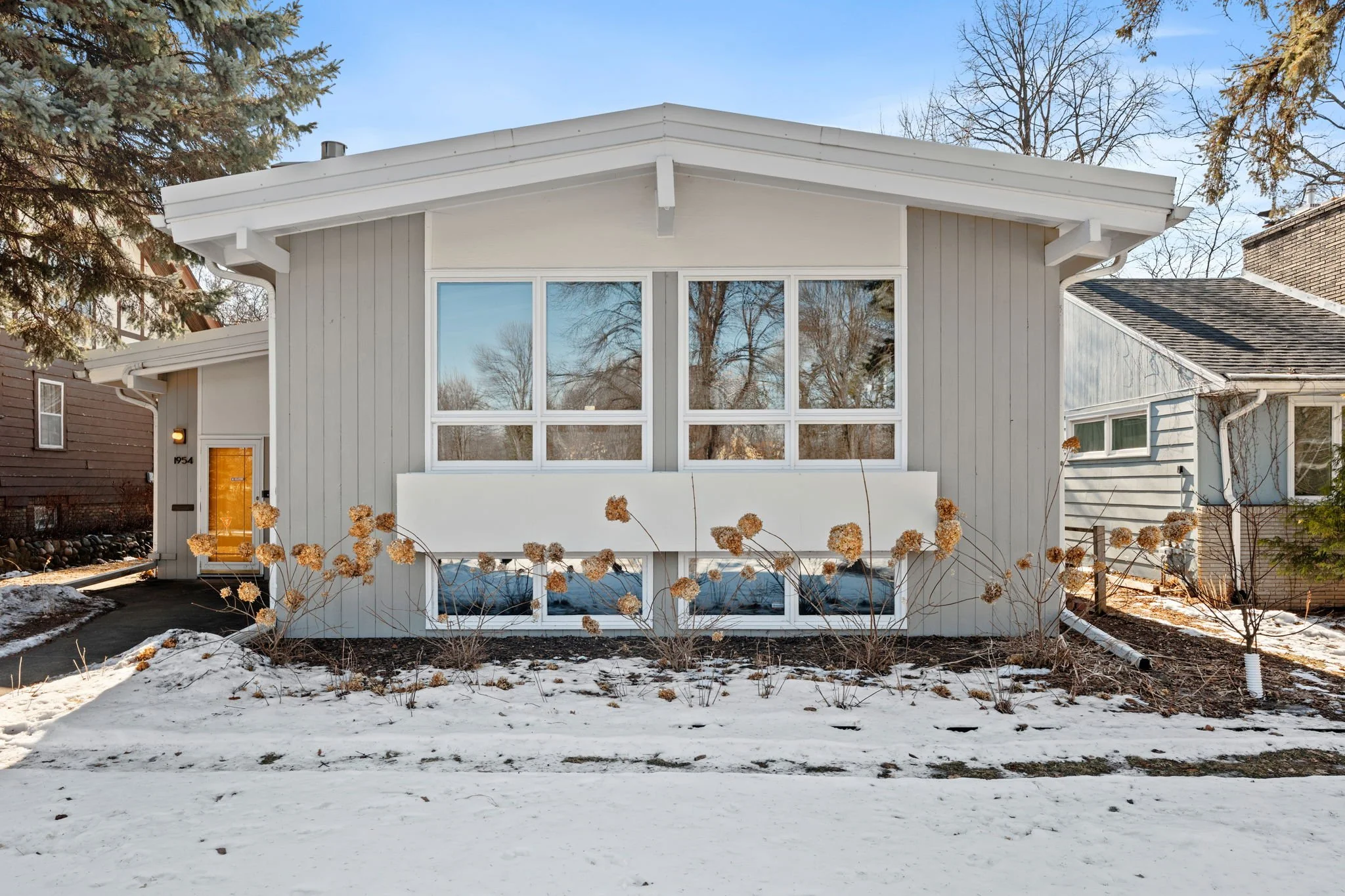 5-web-or-mls-1954 Summit Ave-5.jpg