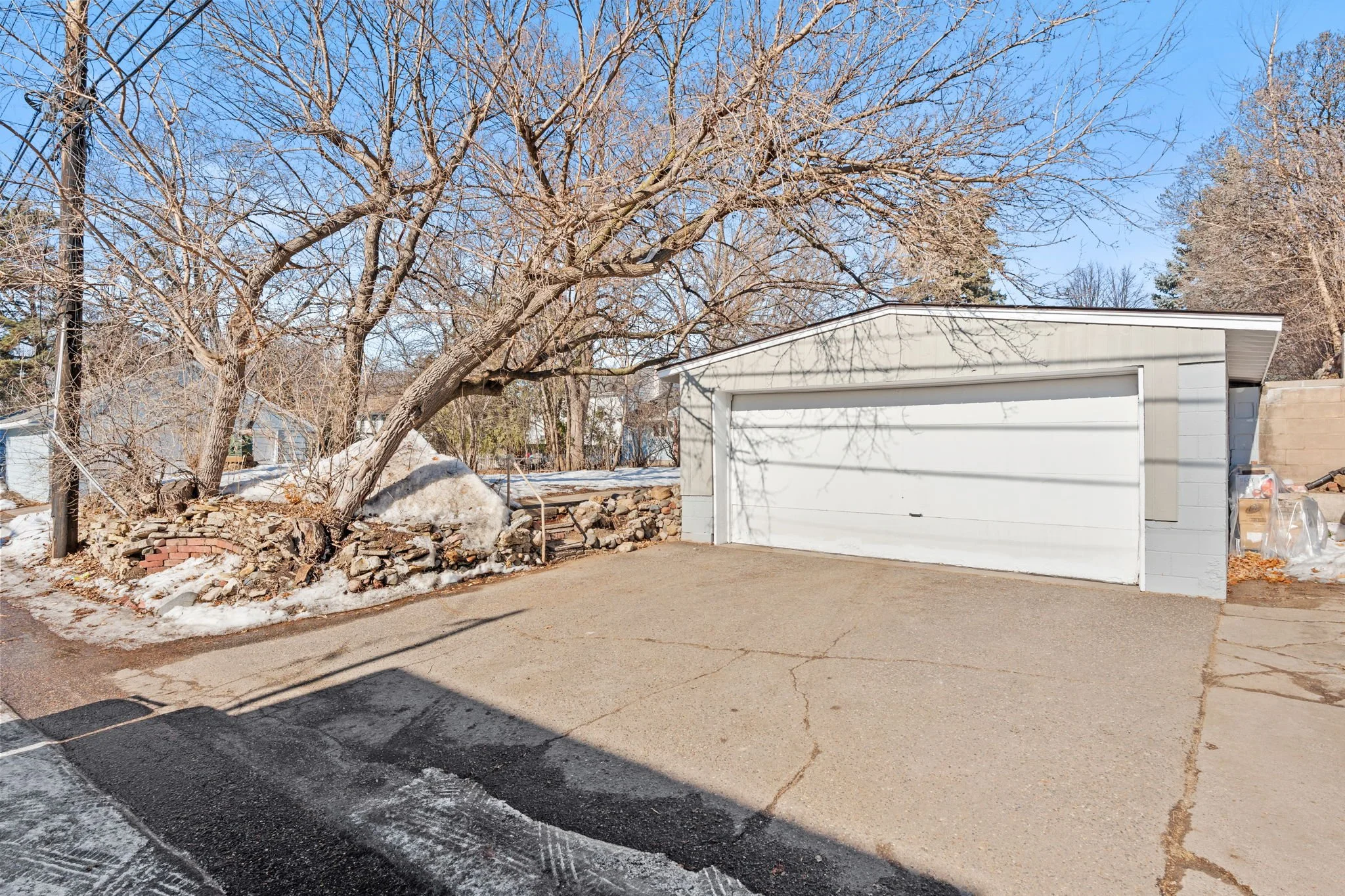 12-web-or-mls-1954 Summit Ave-12.jpg