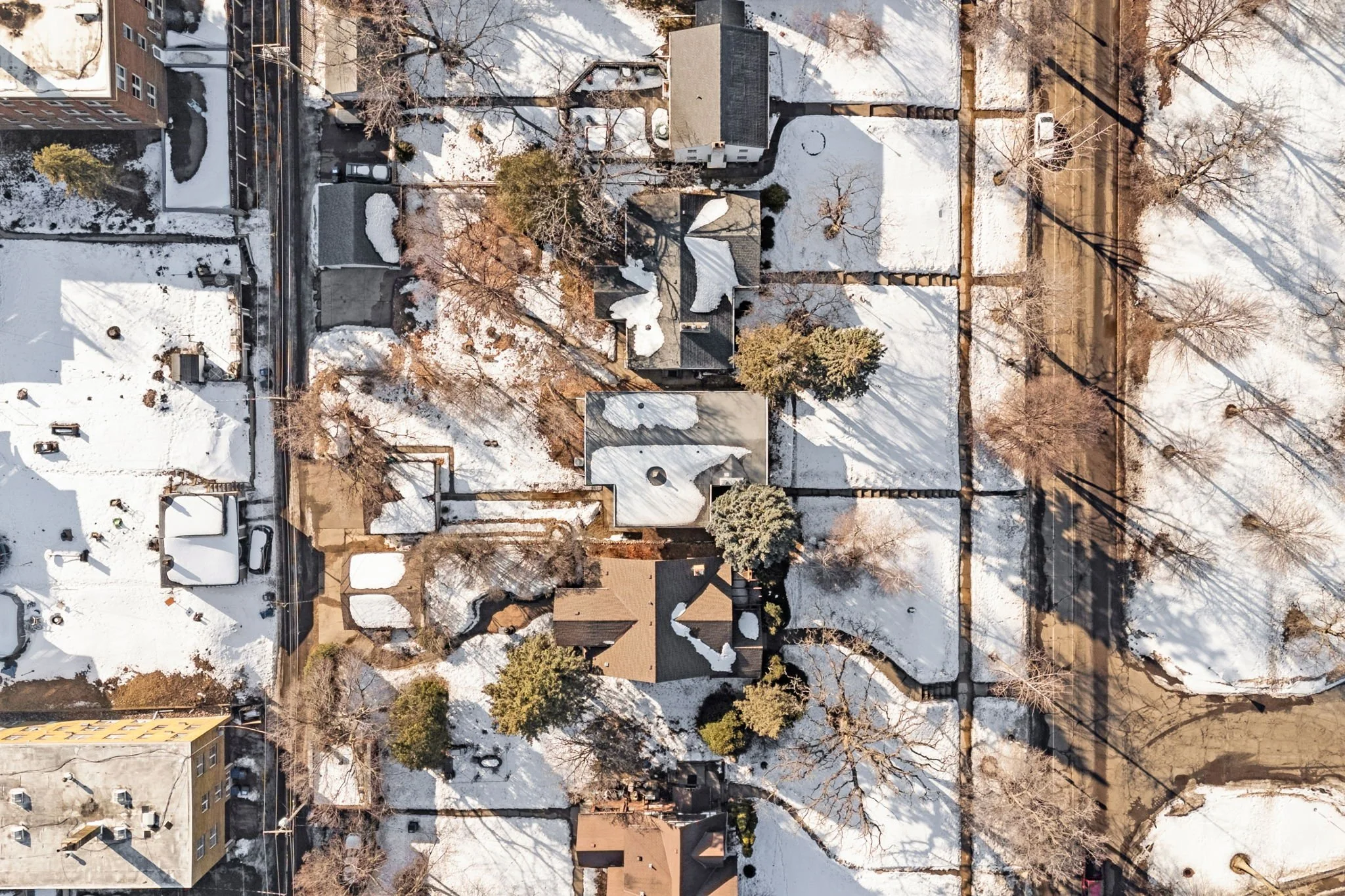 19-web-or-mls-1954 Summit Ave-19.jpg