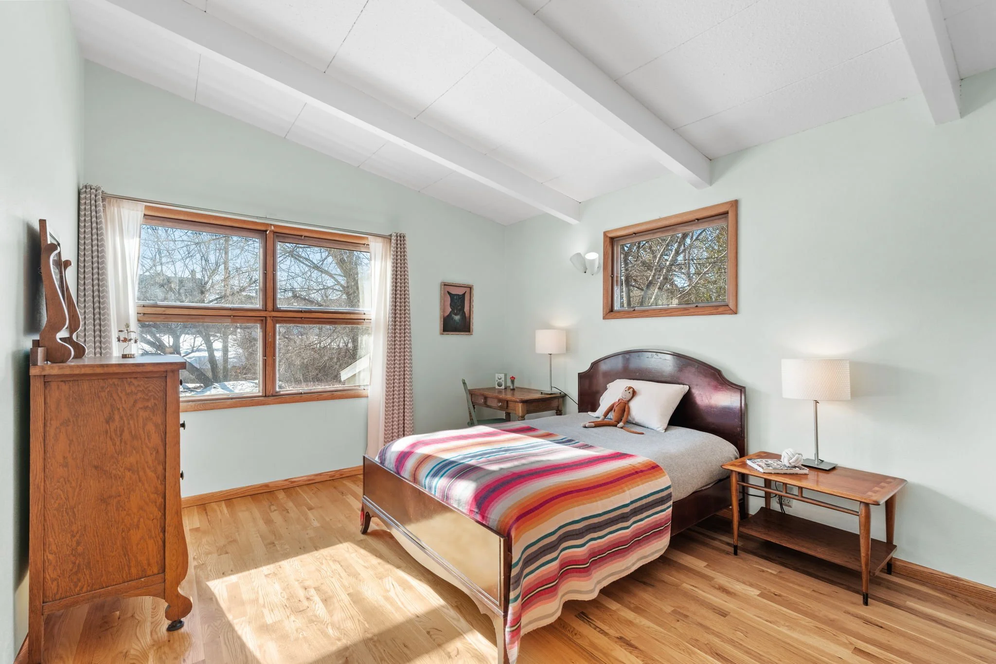 57-web-or-mls-1954 Summit Ave-57.jpg