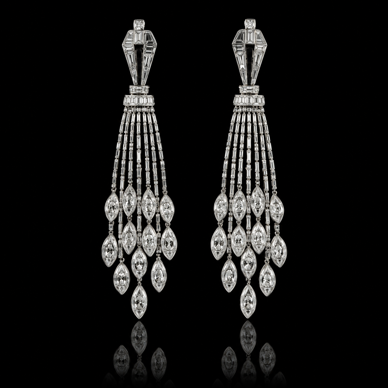 OSTERTAG - Une paire de boucles d'oreilles en diamants suspendues avec des chaînes en or ou en platine, présentant un design élégant et sophistiqué sur un fond noir.