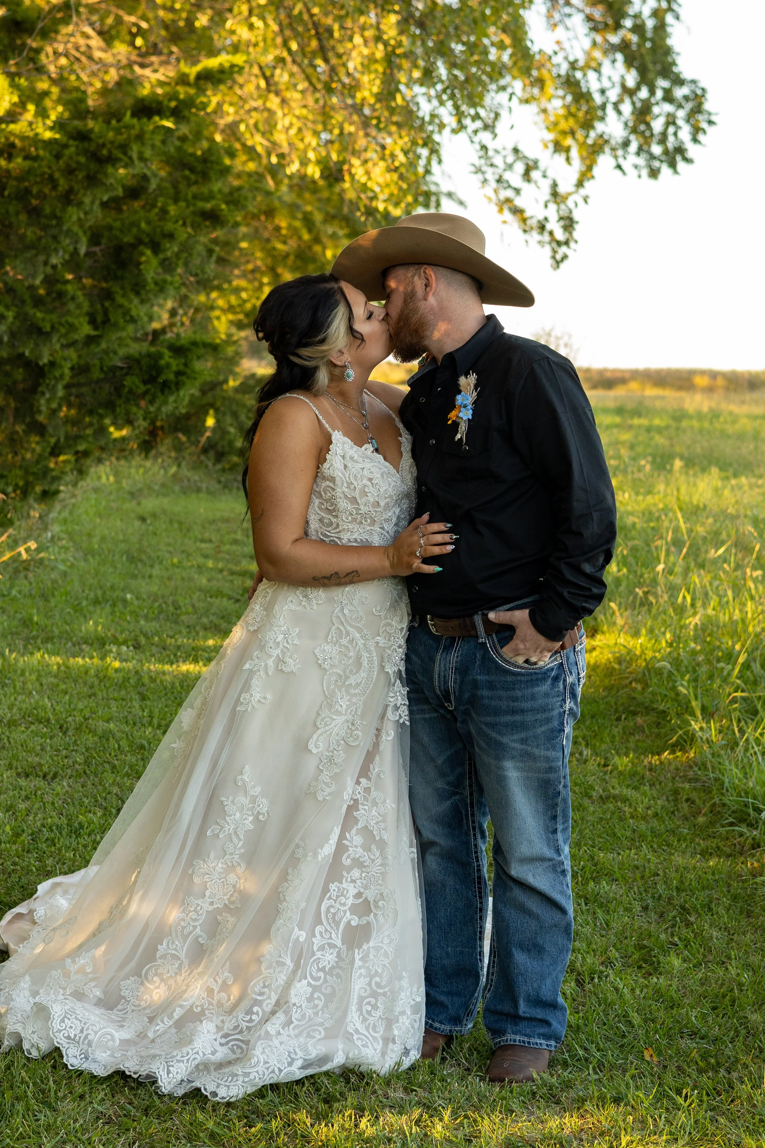 Professional wedding photography by Taylored Love, Based in Lawrence KS and provided at low prices.