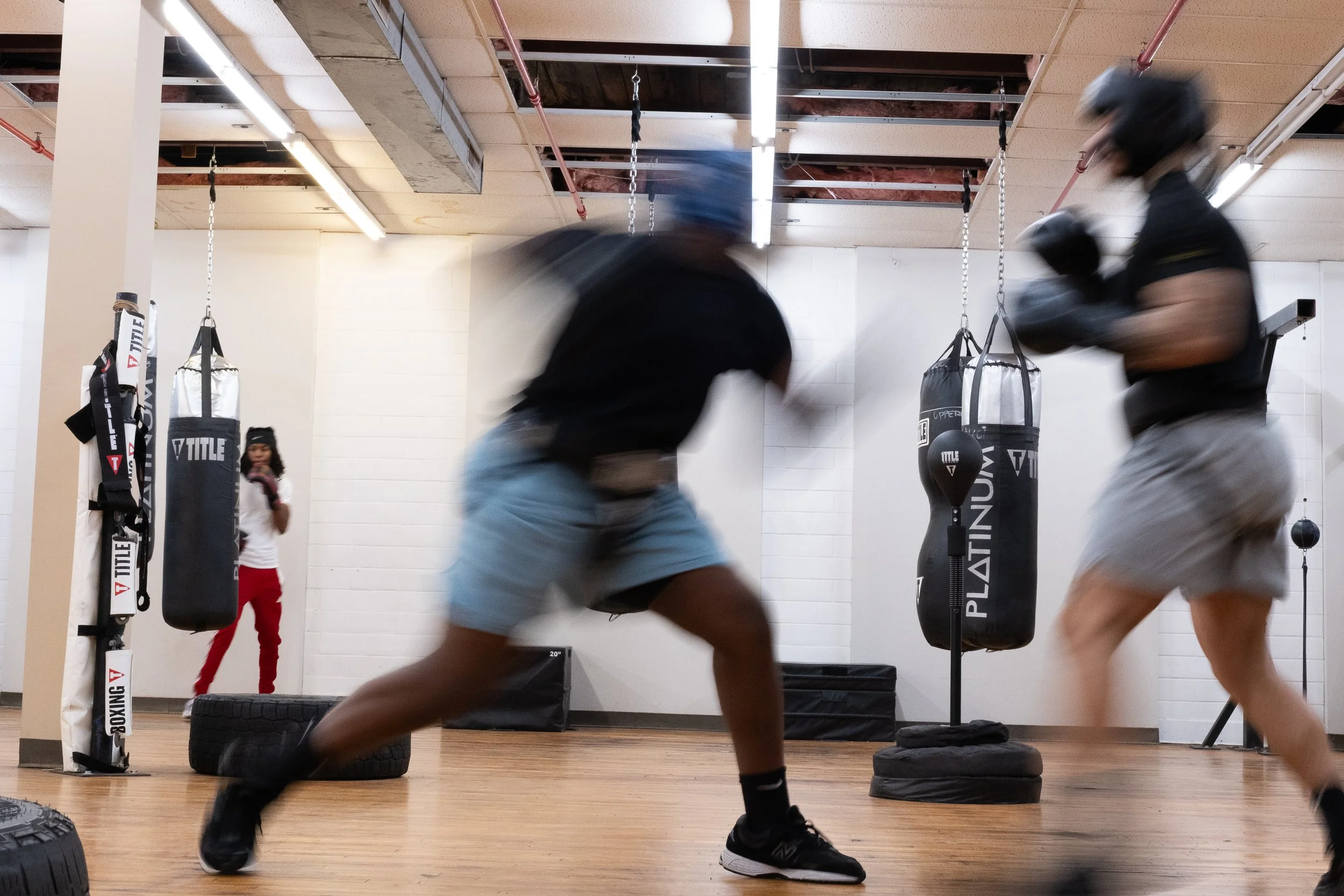  Jamere Smith (left) spars with Albert Appleton. Photo by Rabia Mustafa 