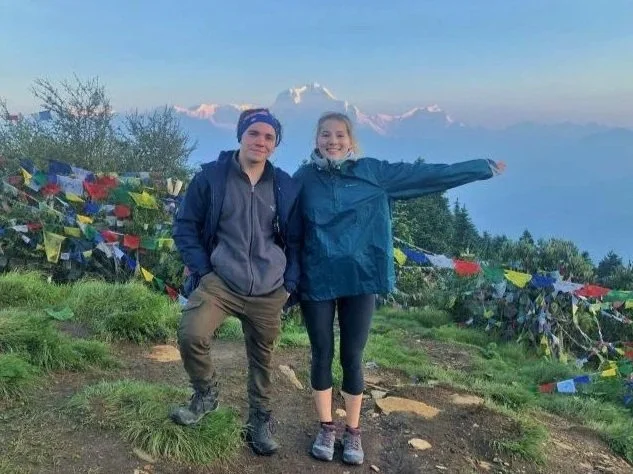 Studenti na mezinárodním dobrovolnickém programu objevují hory v zahraničí