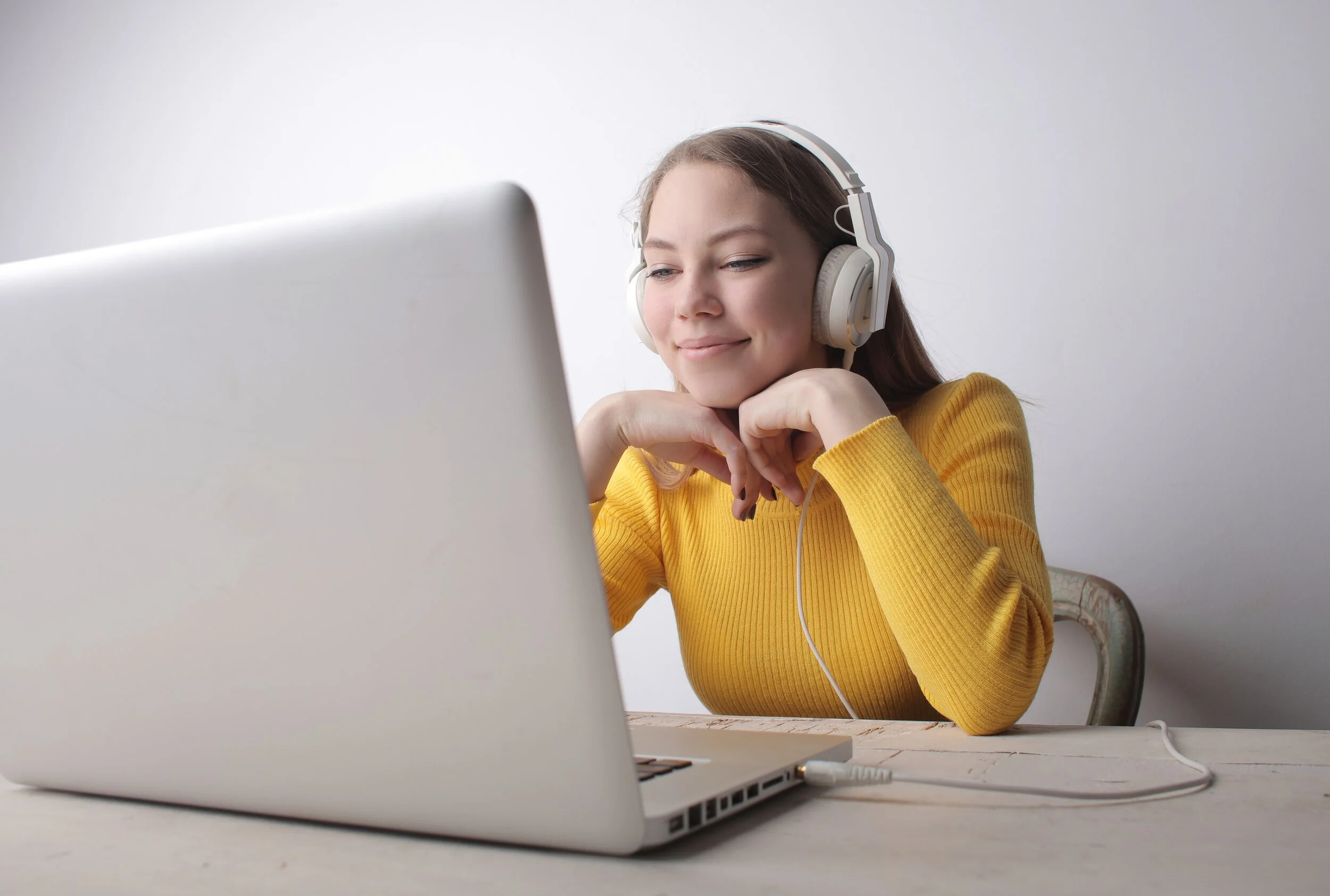 11 Awesome Business Podcasts You Should be Listening to